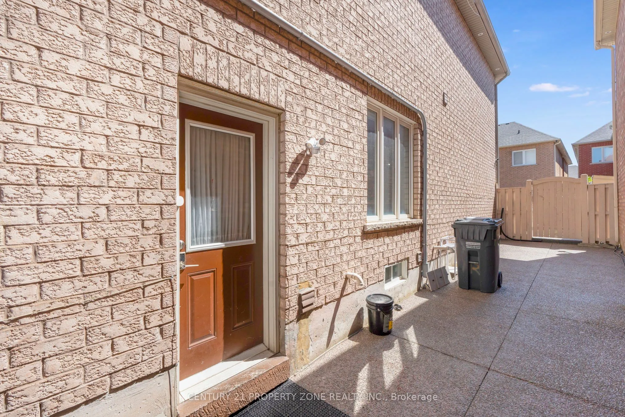 12 Ledgerock Road