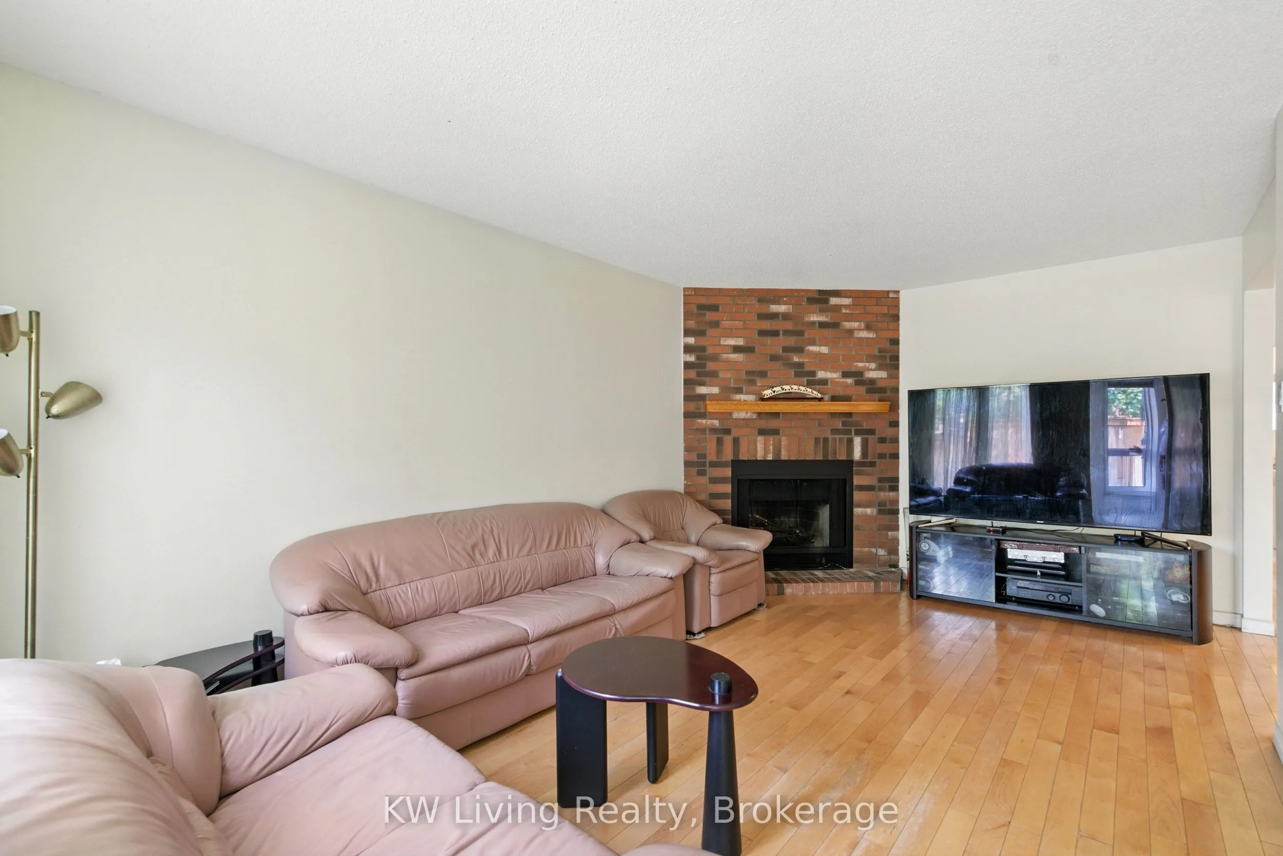 1599 Summergrove Crescent