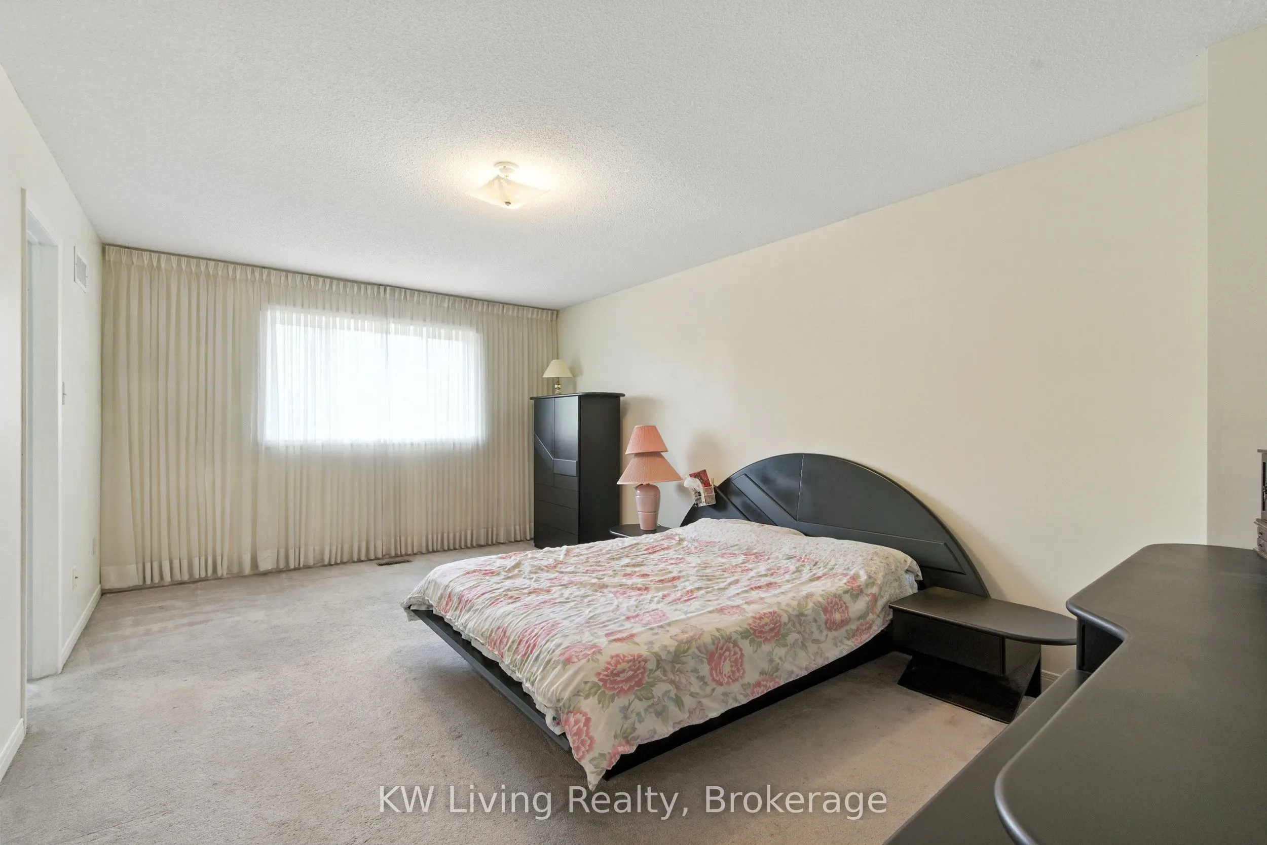 1599 Summergrove Crescent