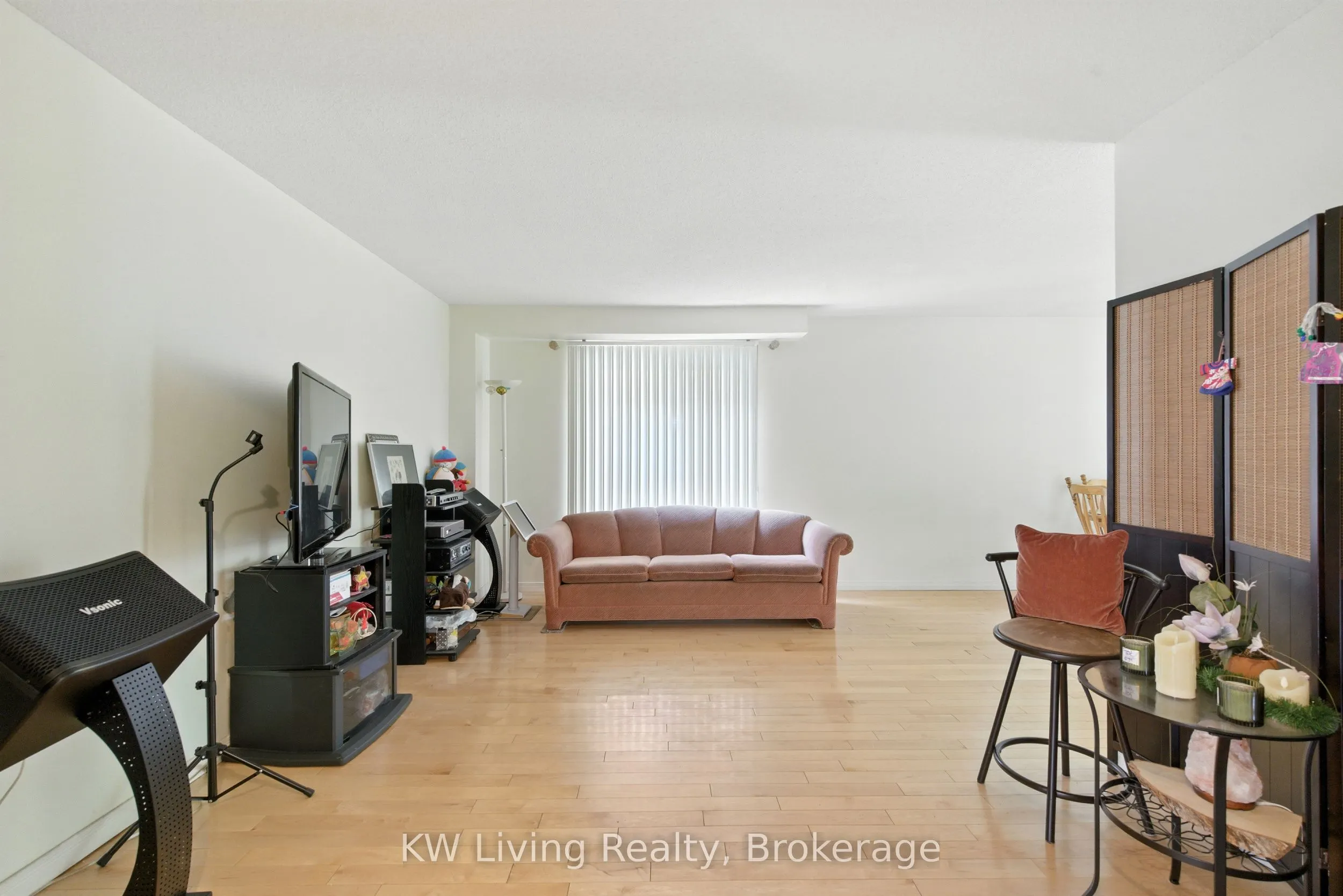1599 Summergrove Crescent
