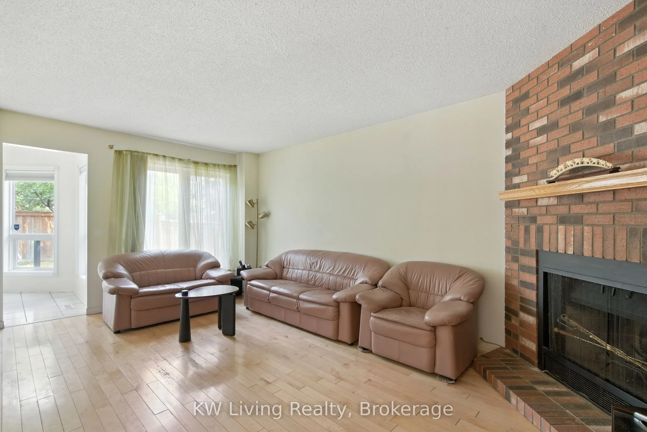 1599 Summergrove Crescent