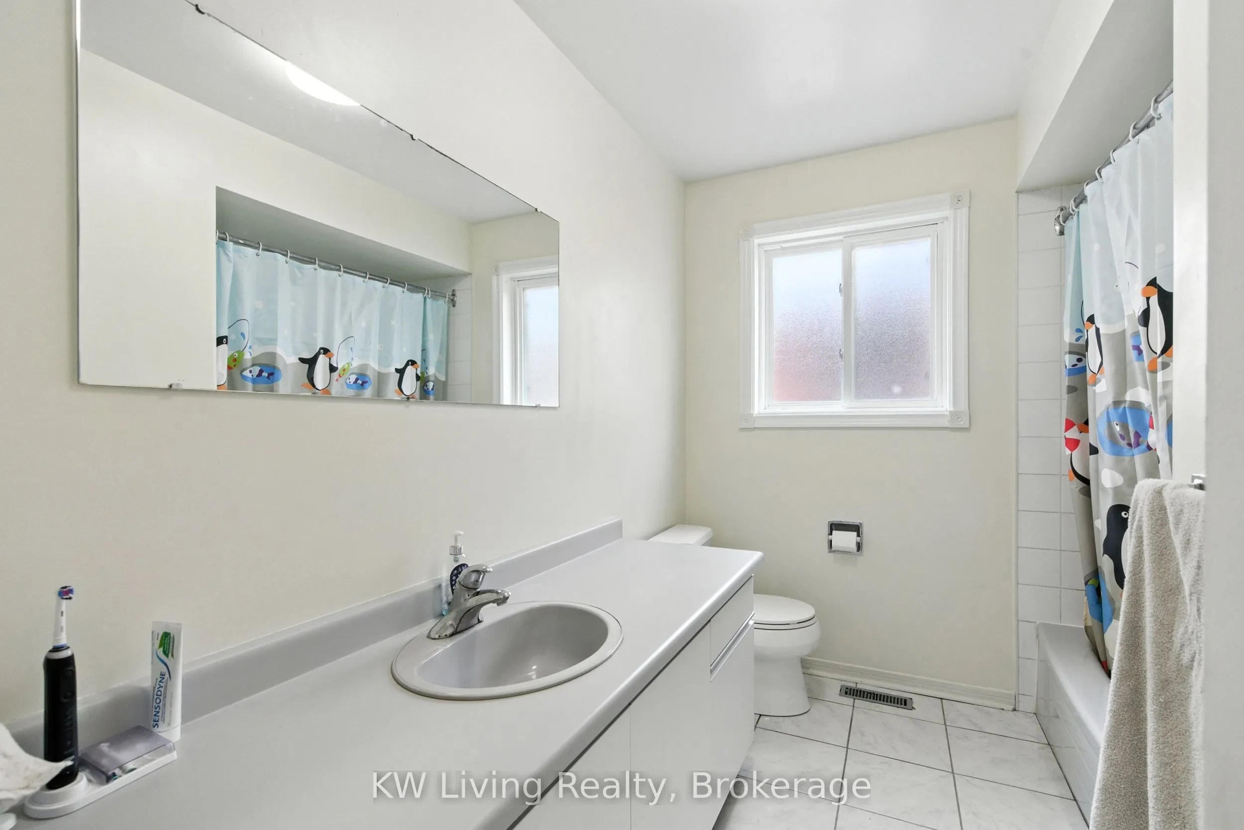 1599 Summergrove Crescent