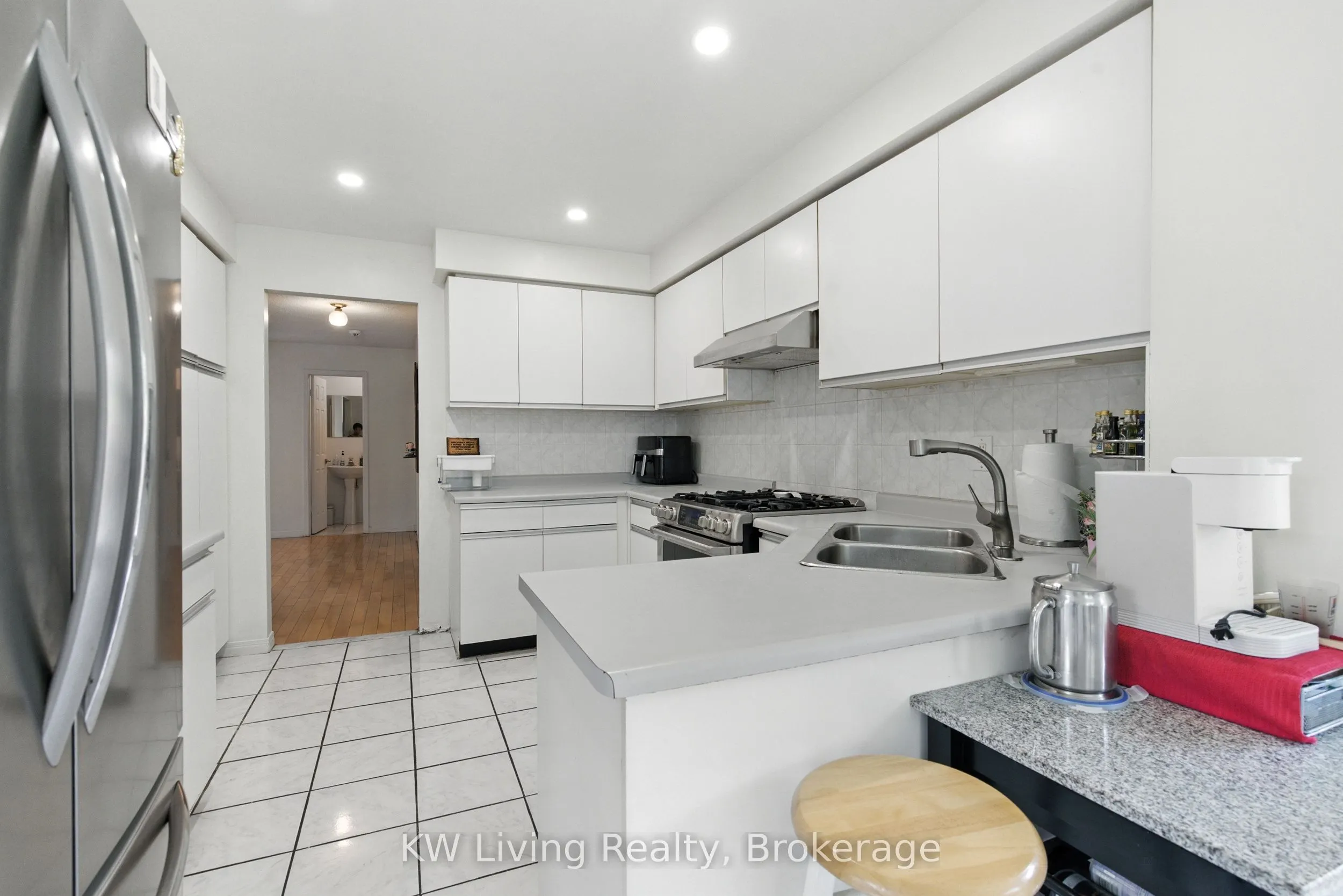 1599 Summergrove Crescent