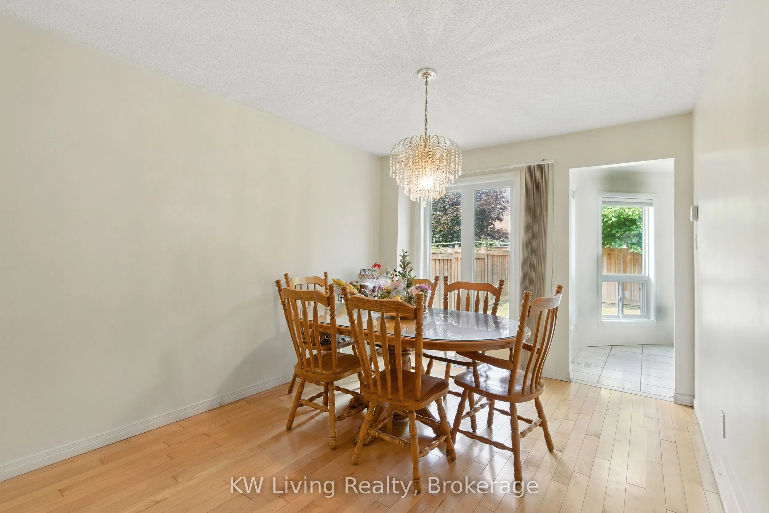 1599 Summergrove Crescent