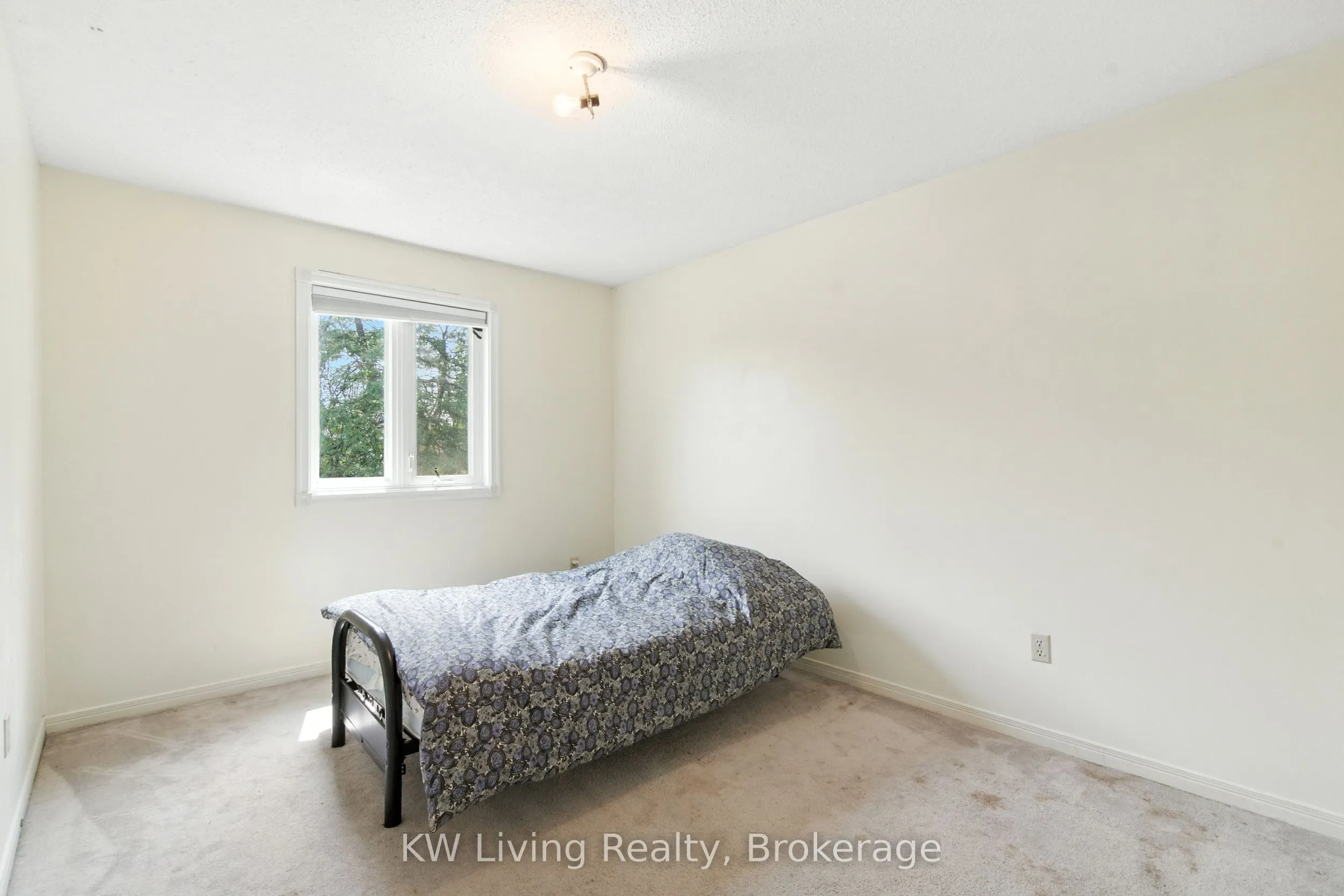 1599 Summergrove Crescent