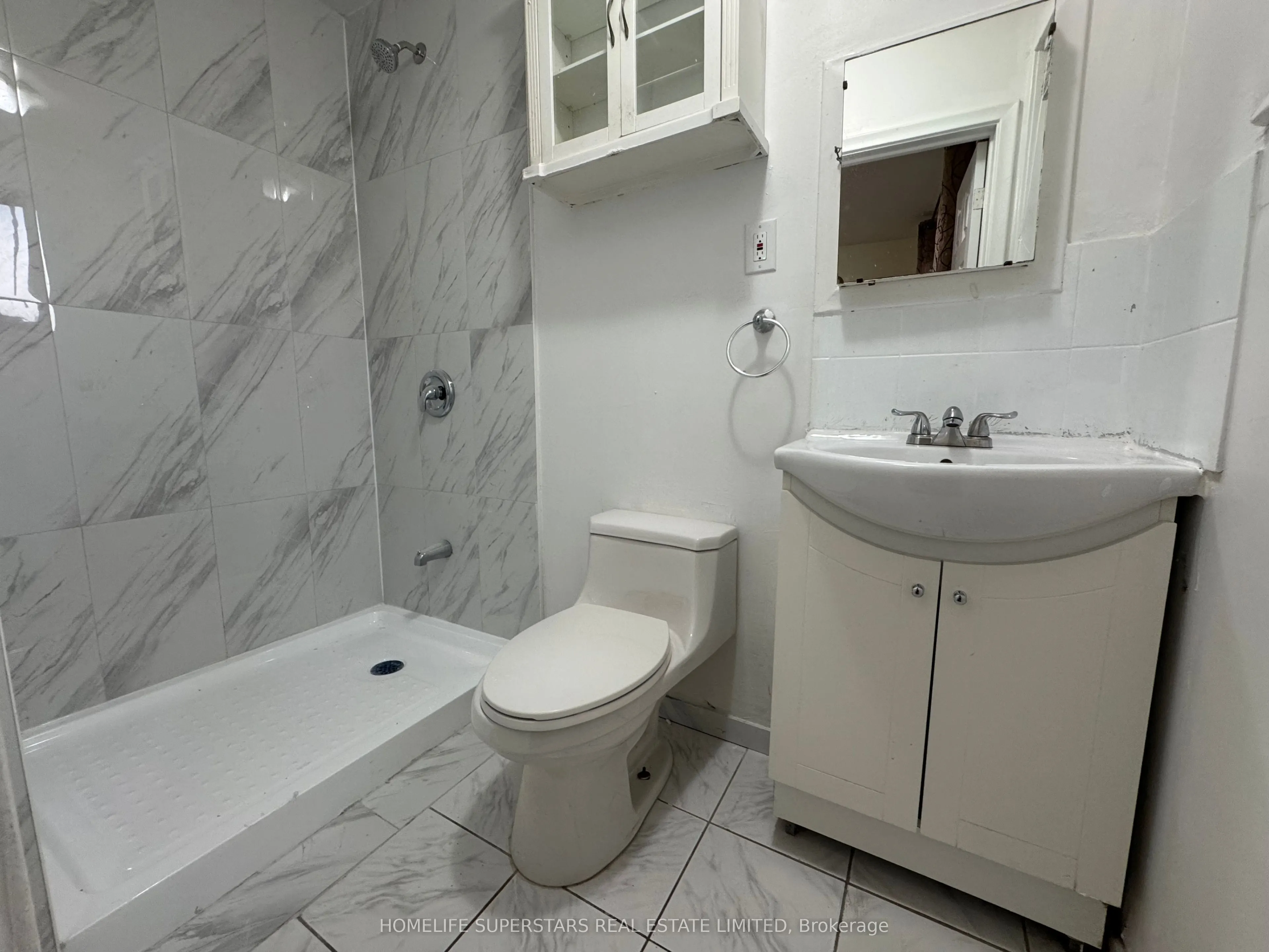 24 Farr Avenue, #(Main Floor)