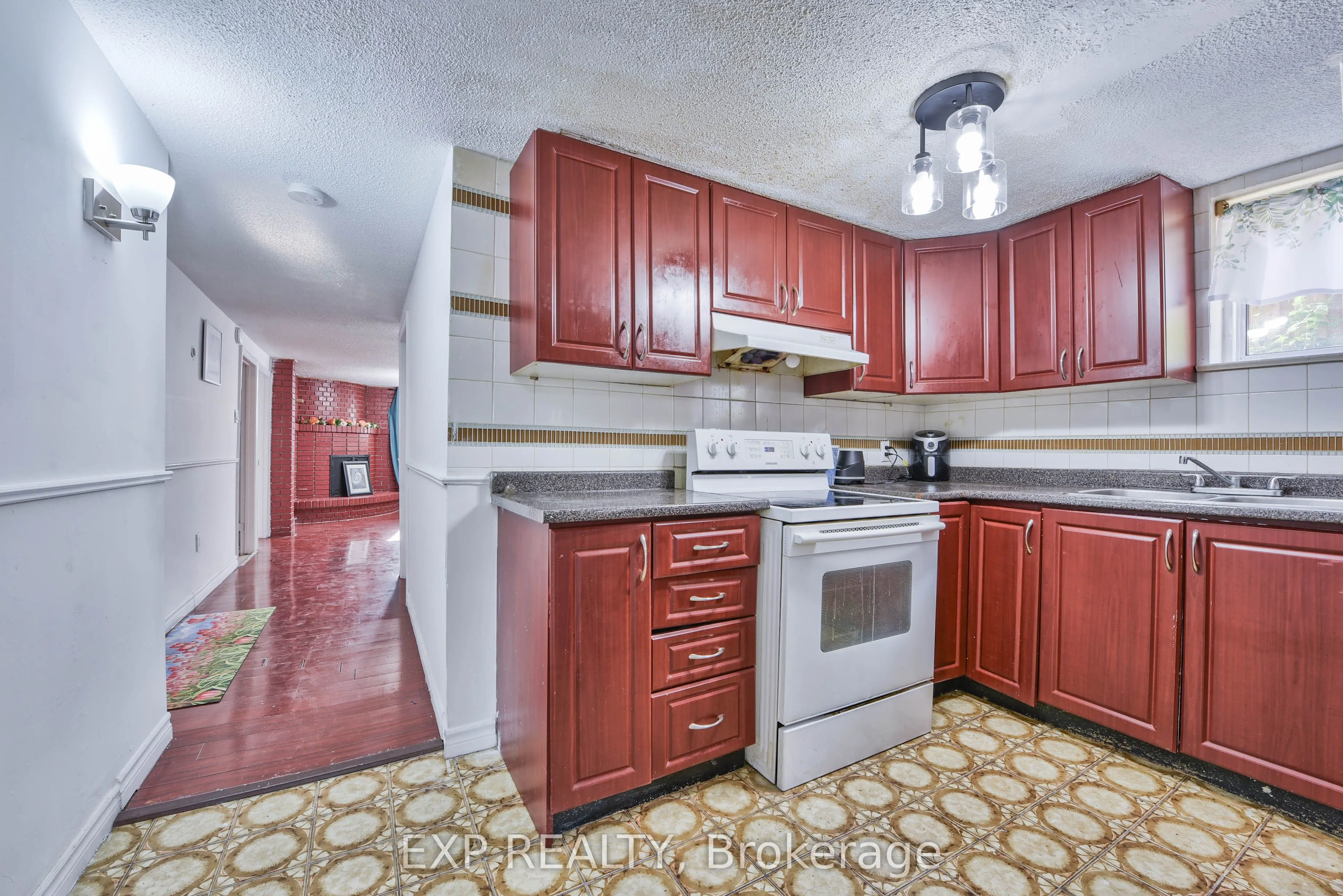 7292 Redfox Road