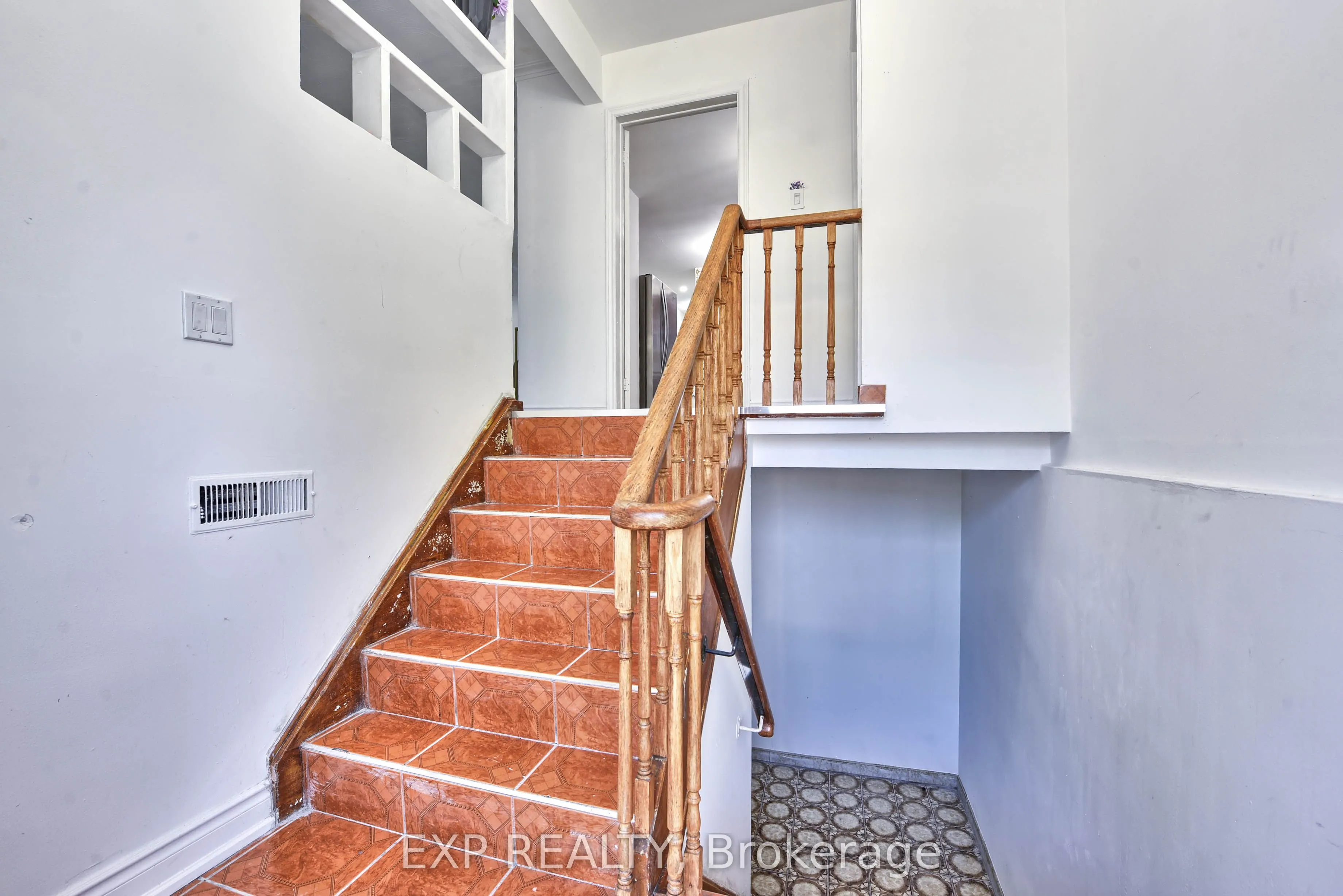 7292 Redfox Road