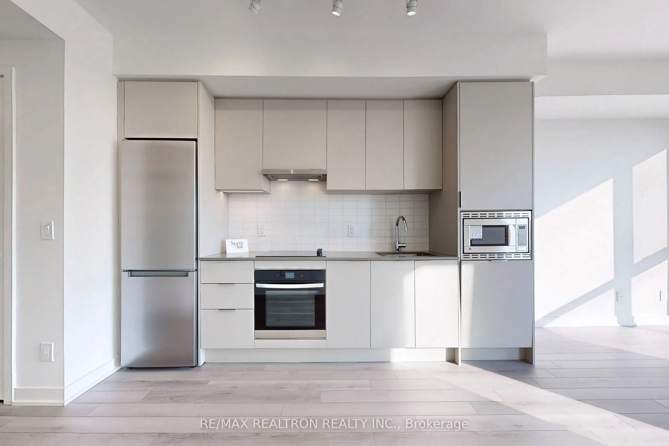 3079 Trafalgar Road, #503