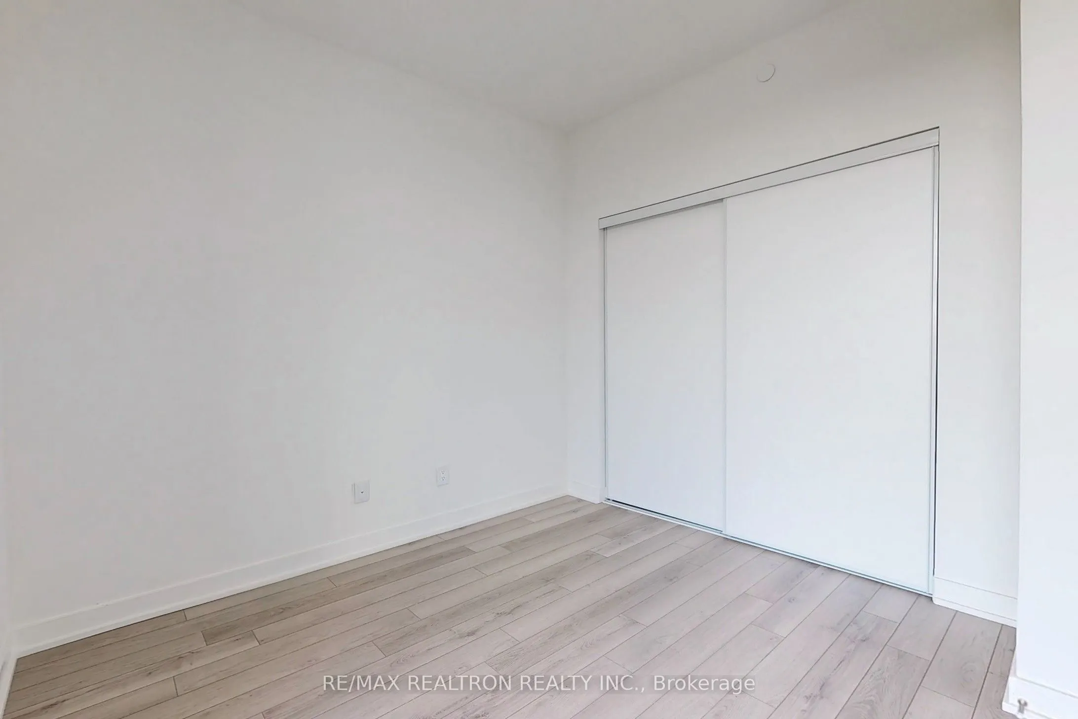 3079 Trafalgar Road, #503