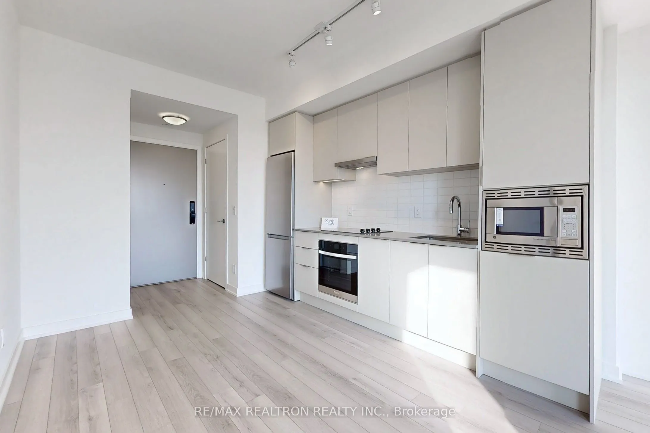 3079 Trafalgar Road, #503
