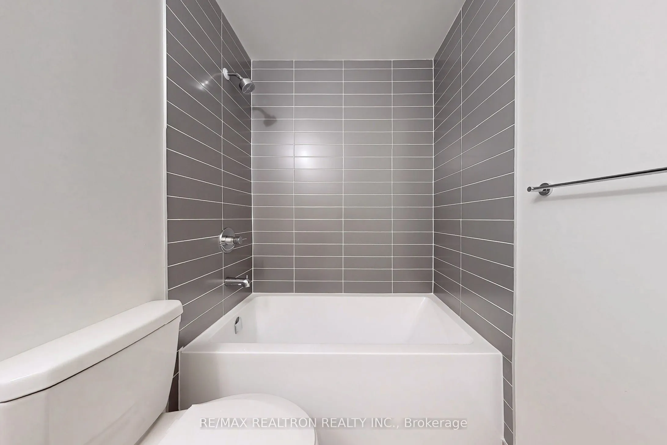 3079 Trafalgar Road, #503