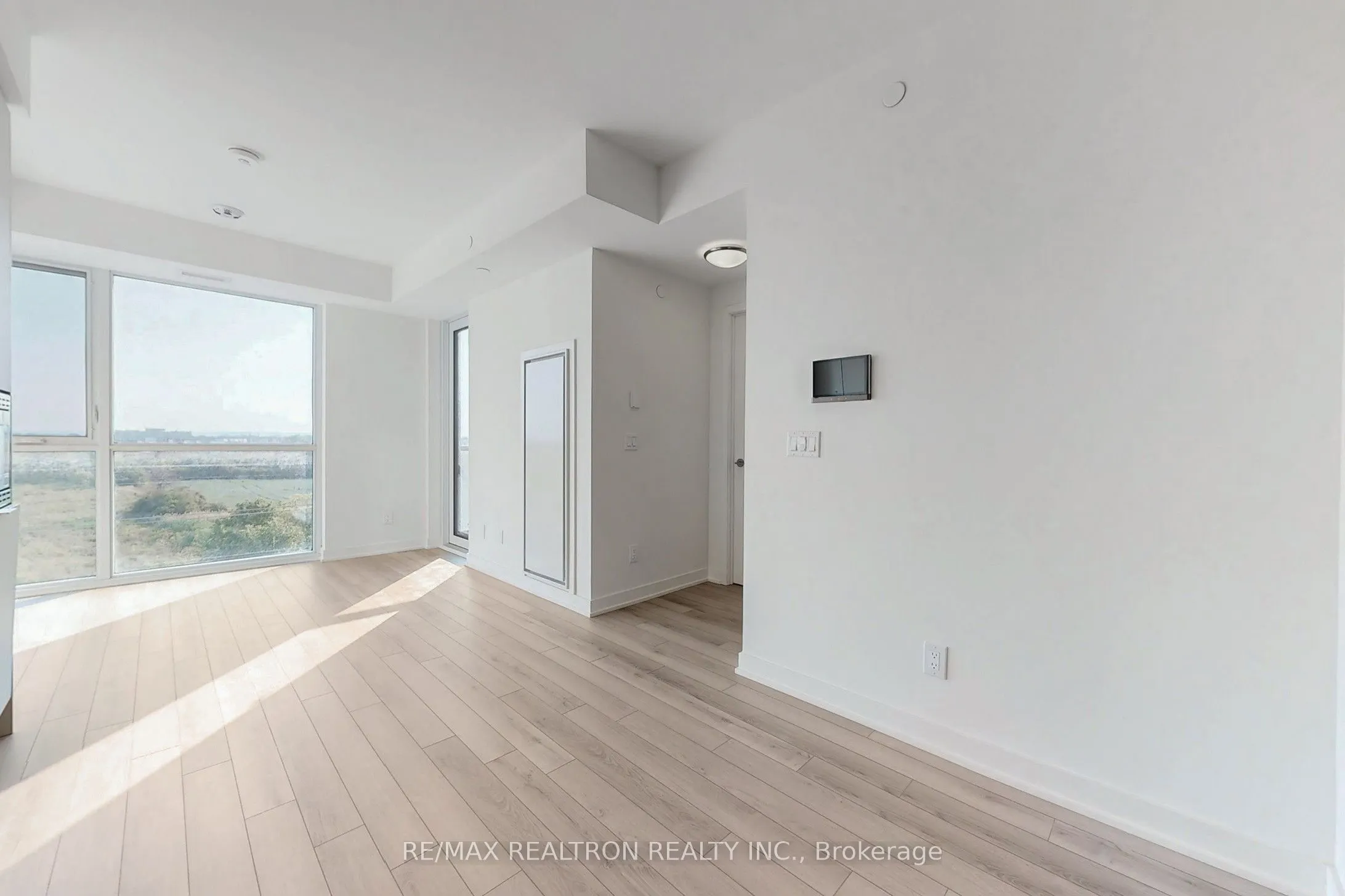 3079 Trafalgar Road, #503