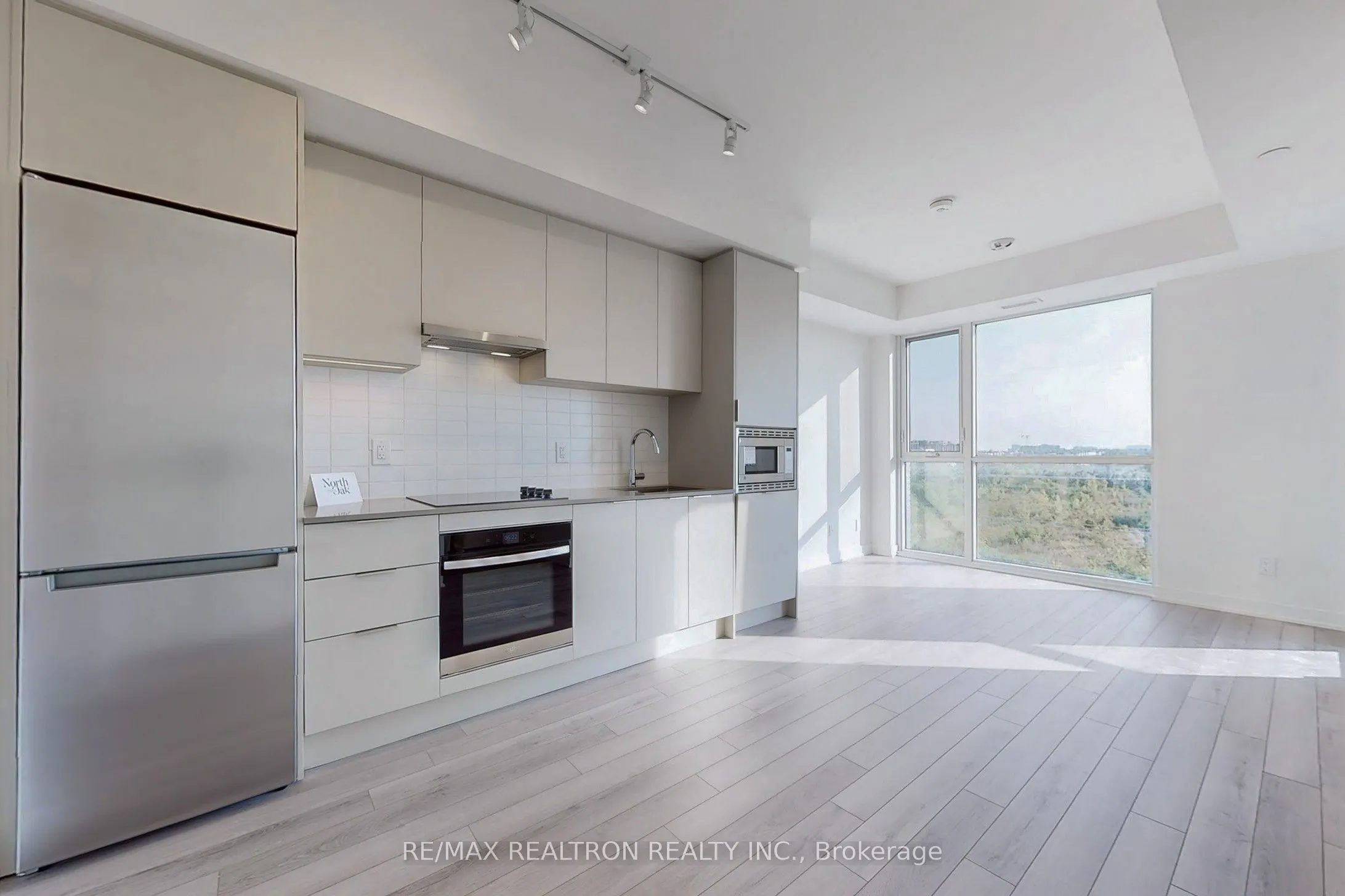 3079 Trafalgar Road, #503