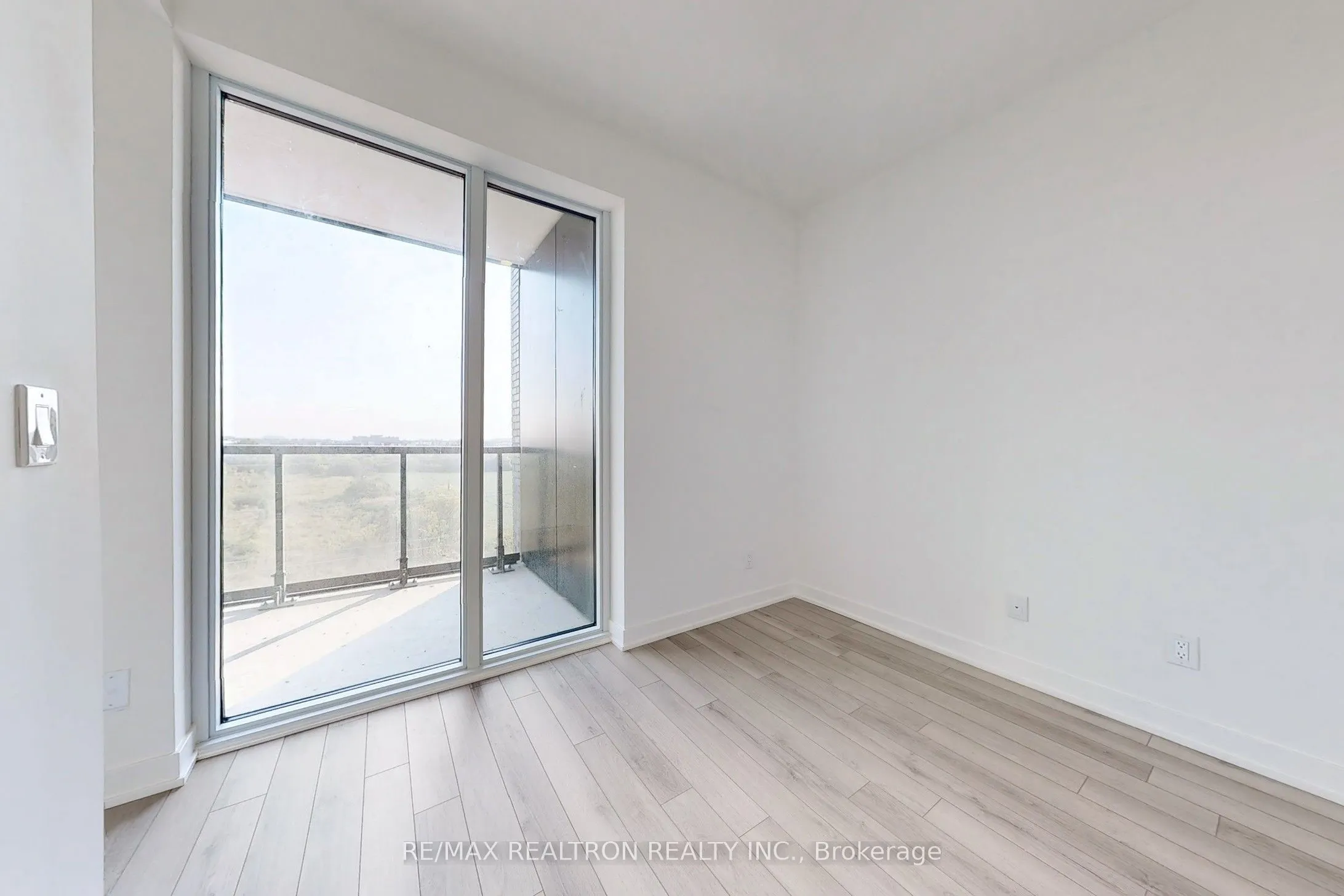 3079 Trafalgar Road, #503