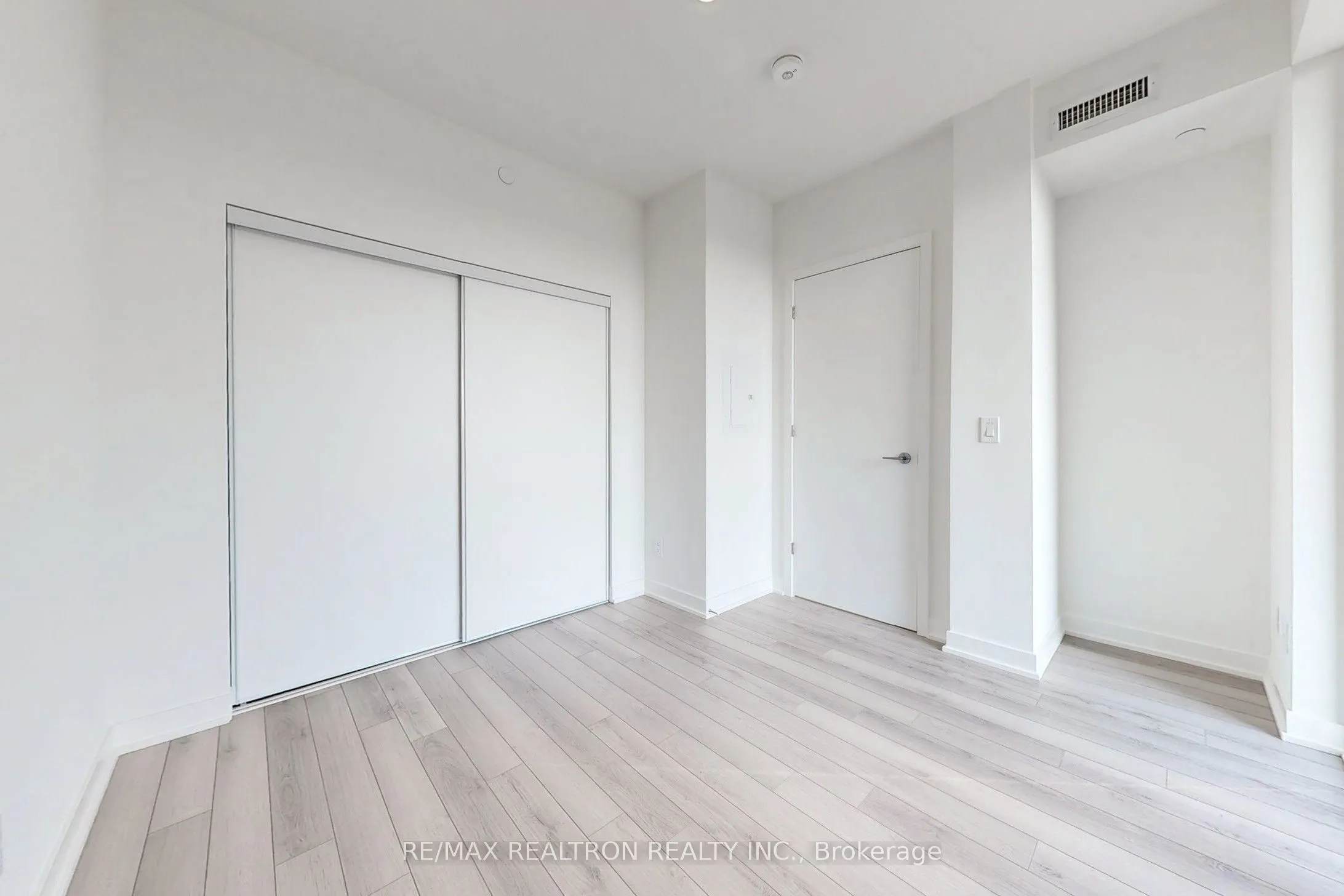 3079 Trafalgar Road, #503