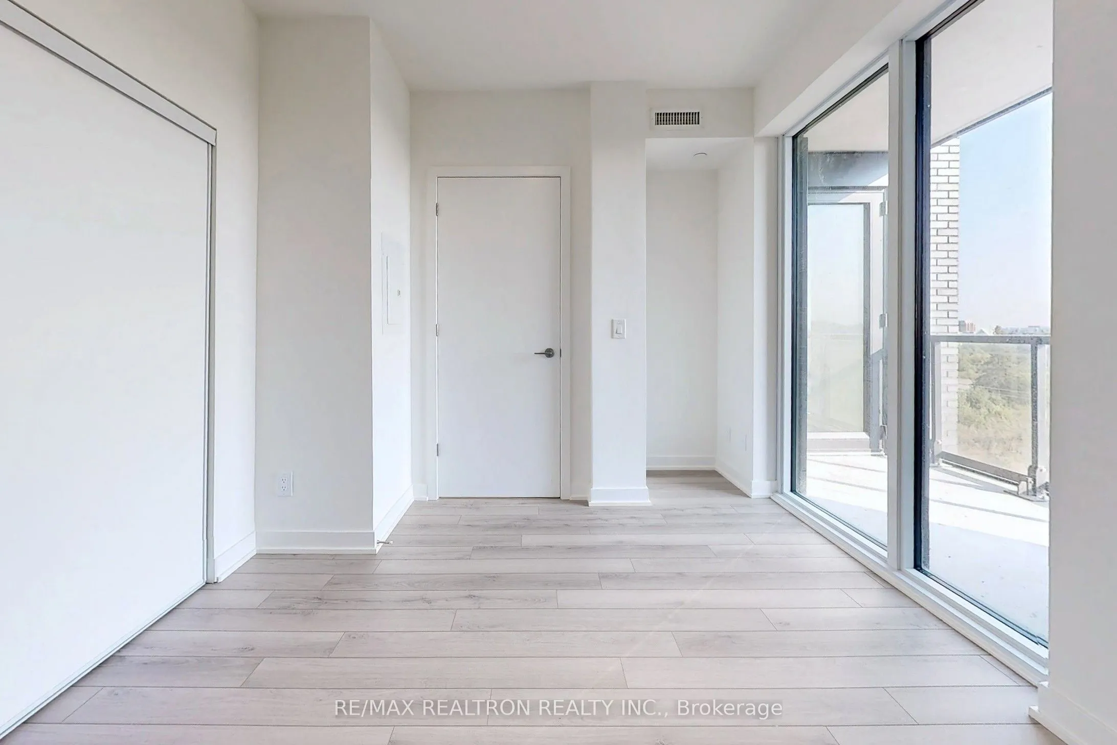 3079 Trafalgar Road, #503