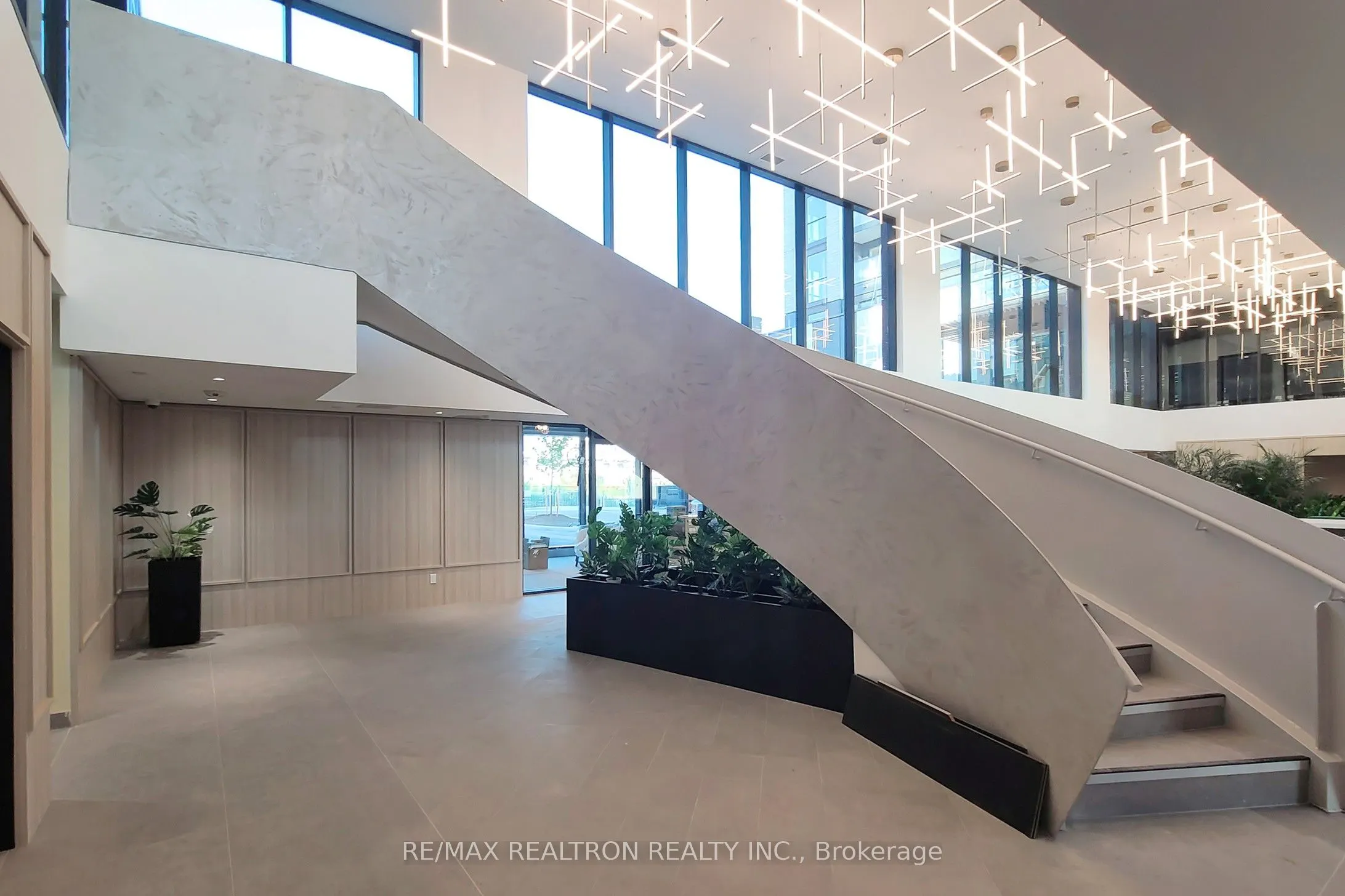 3079 Trafalgar Road, #503