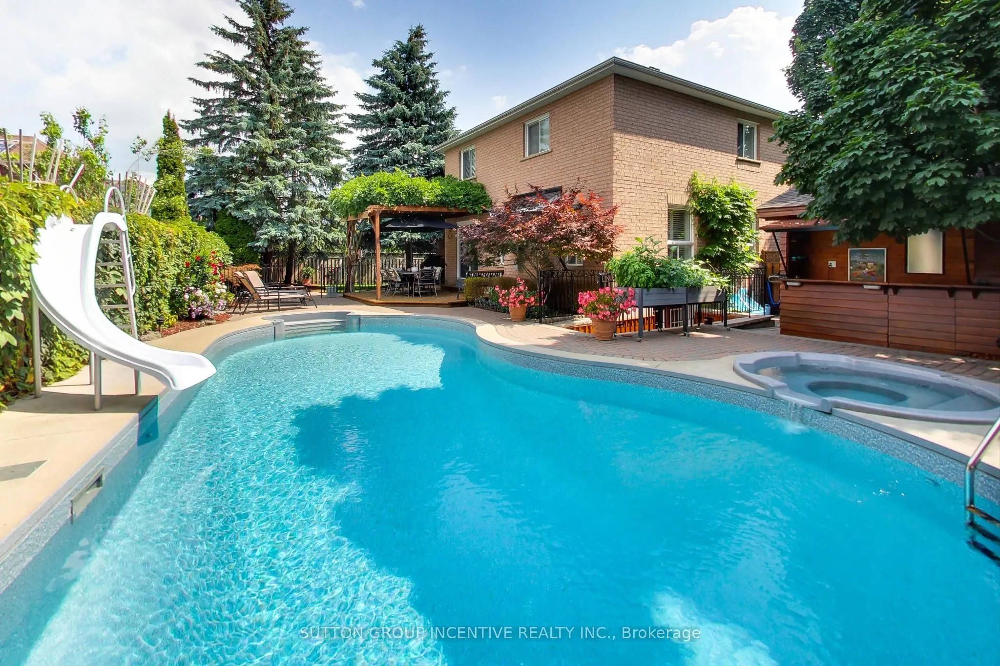 11 Safari Court