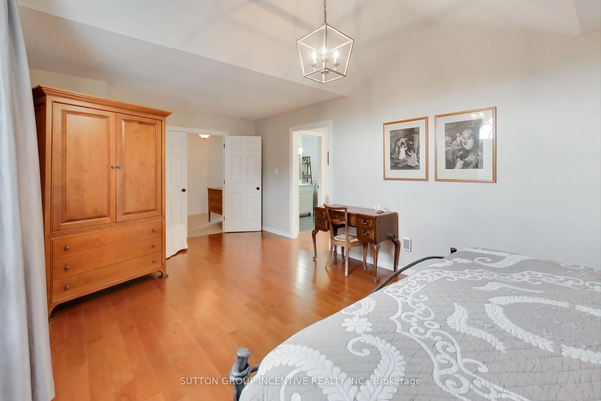 11 Safari Court
