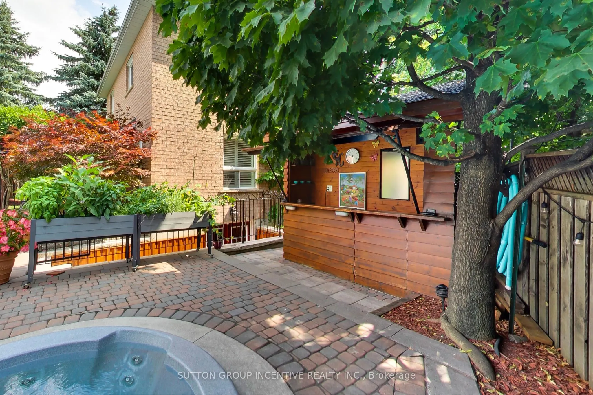 11 Safari Court