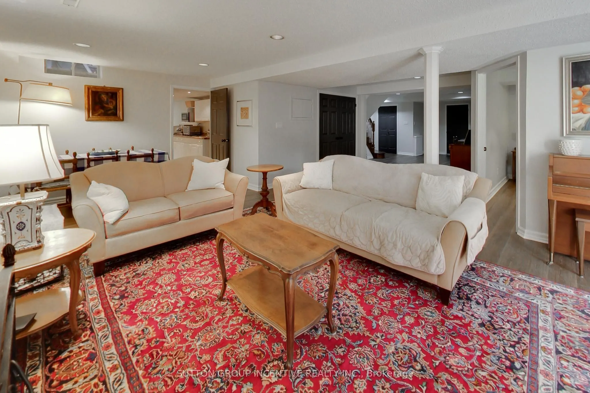 11 Safari Court