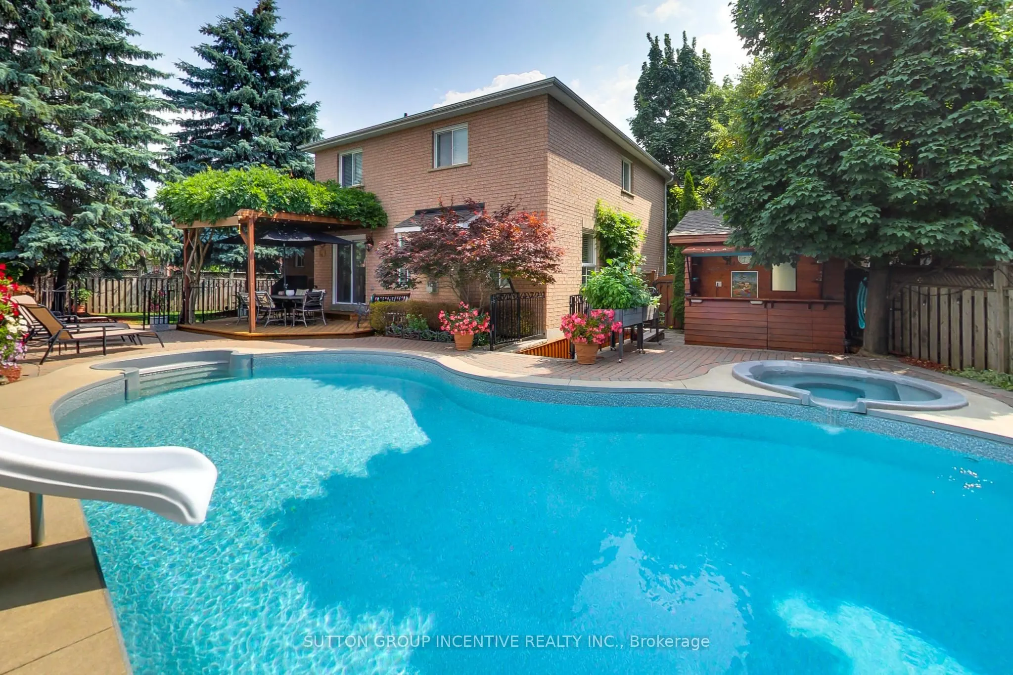 11 Safari Court