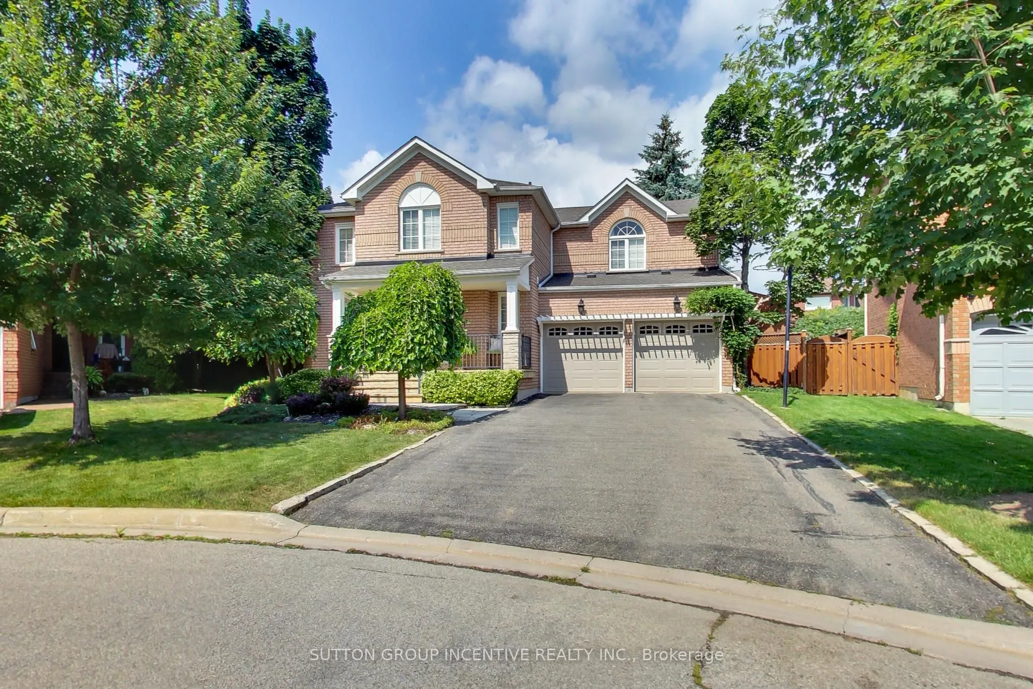 11 Safari Court