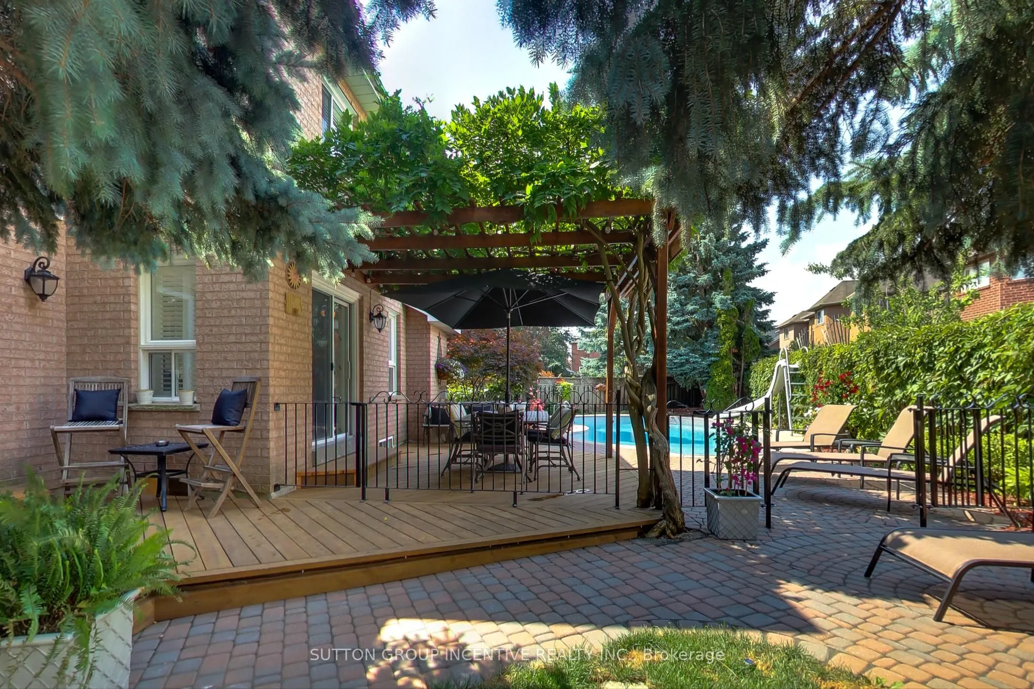 11 Safari Court