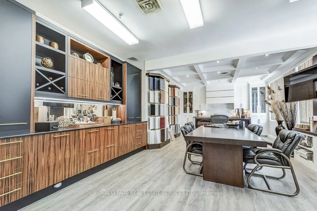 2576 Dunwin Drive, #12