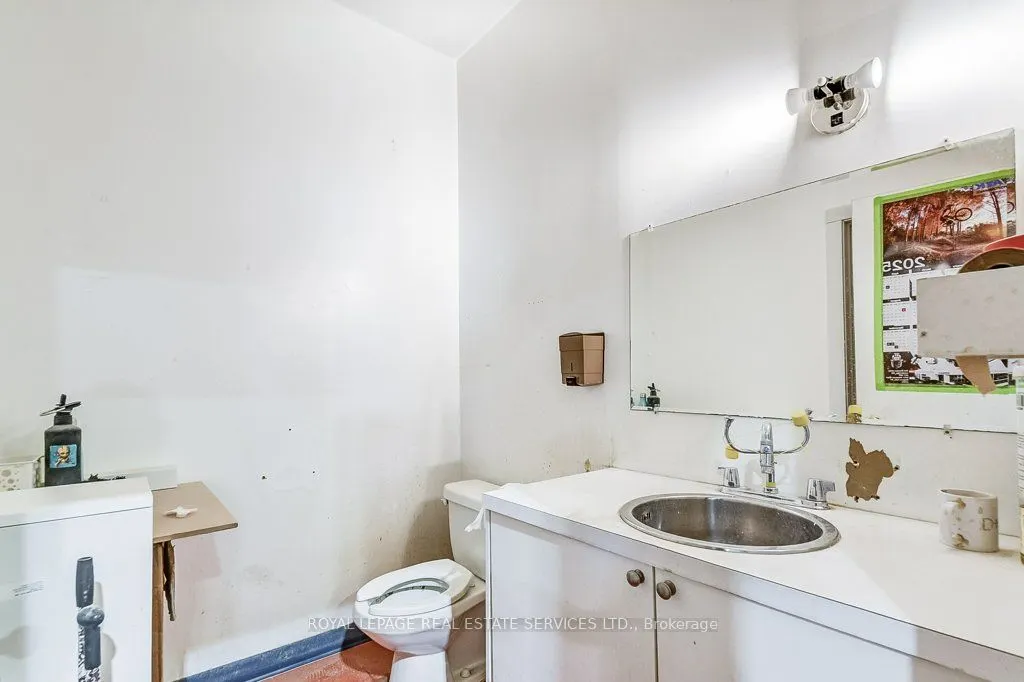 2576 Dunwin Drive, #12