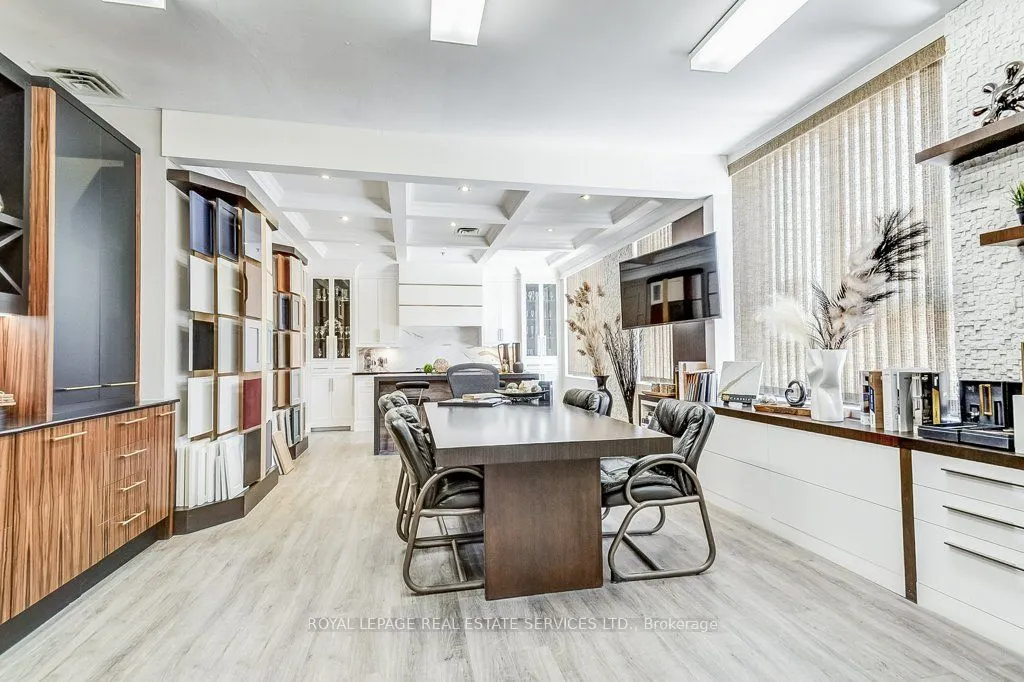 2576 Dunwin Drive, #12