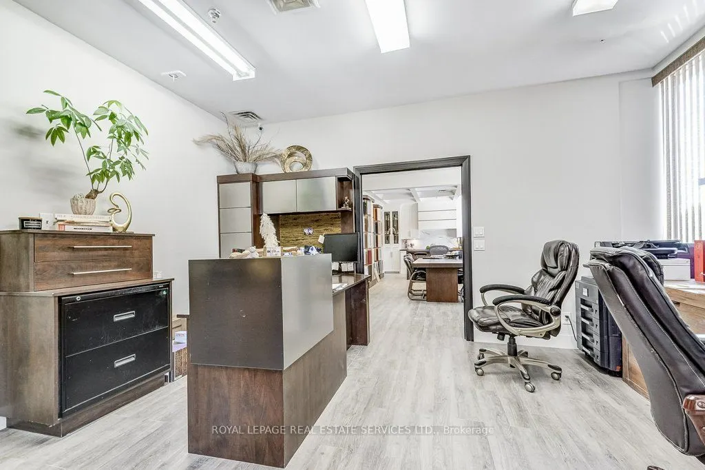 2576 Dunwin Drive, #12