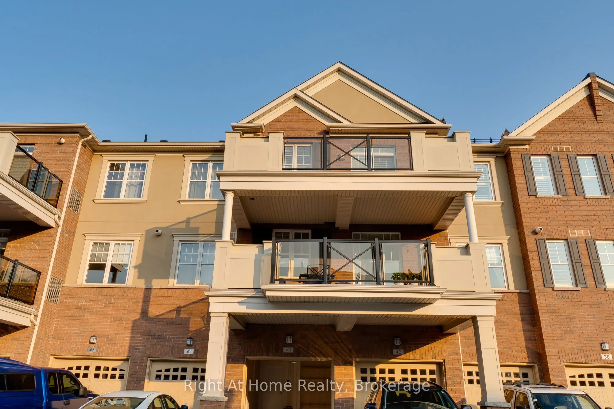263 Georgian Drive S, #309