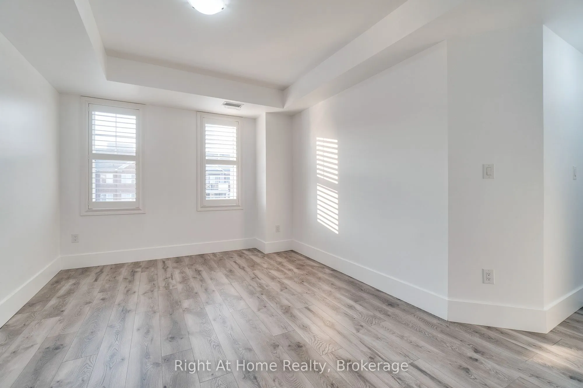 263 Georgian Drive S, #309