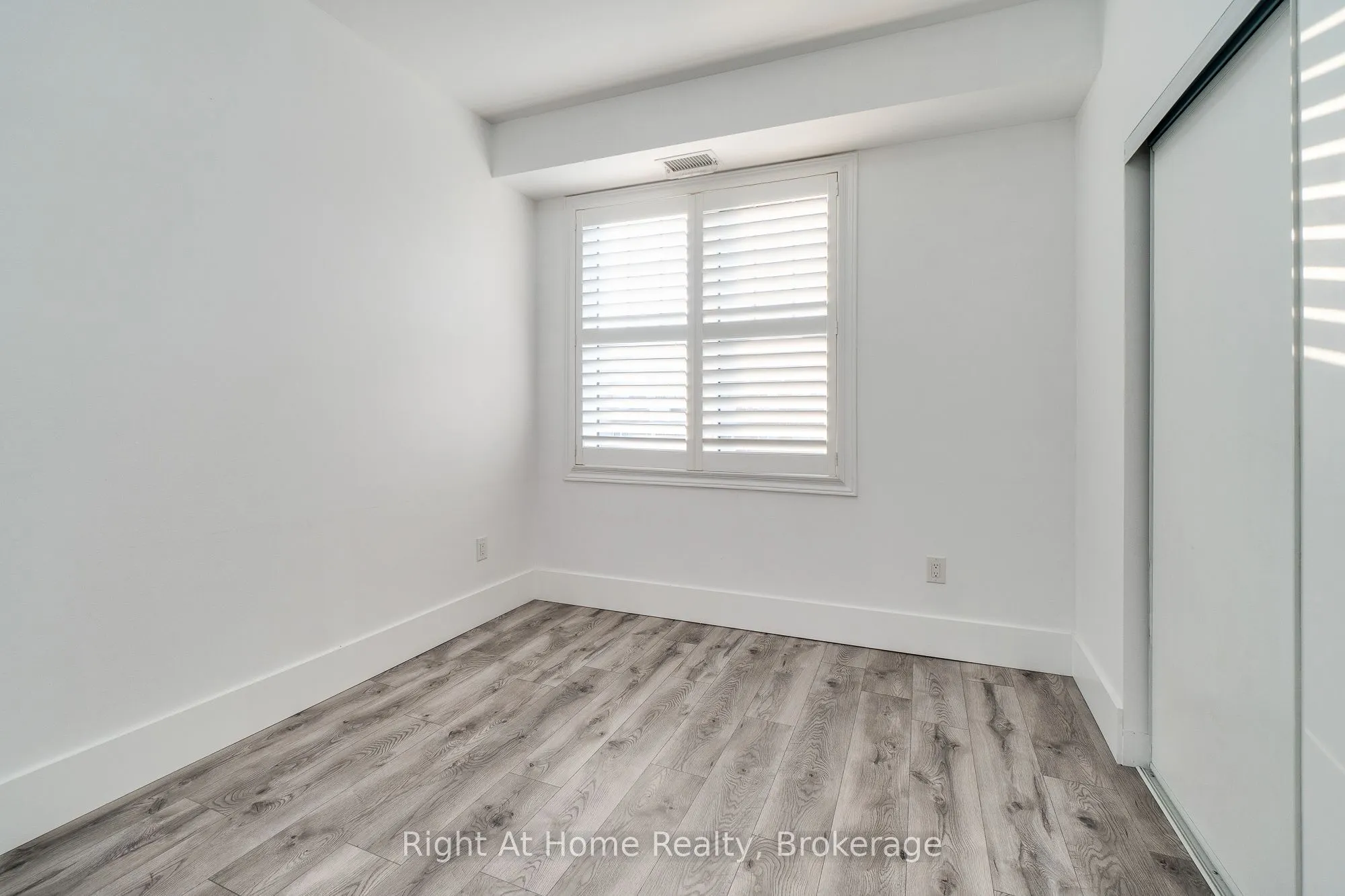 263 Georgian Drive S, #309