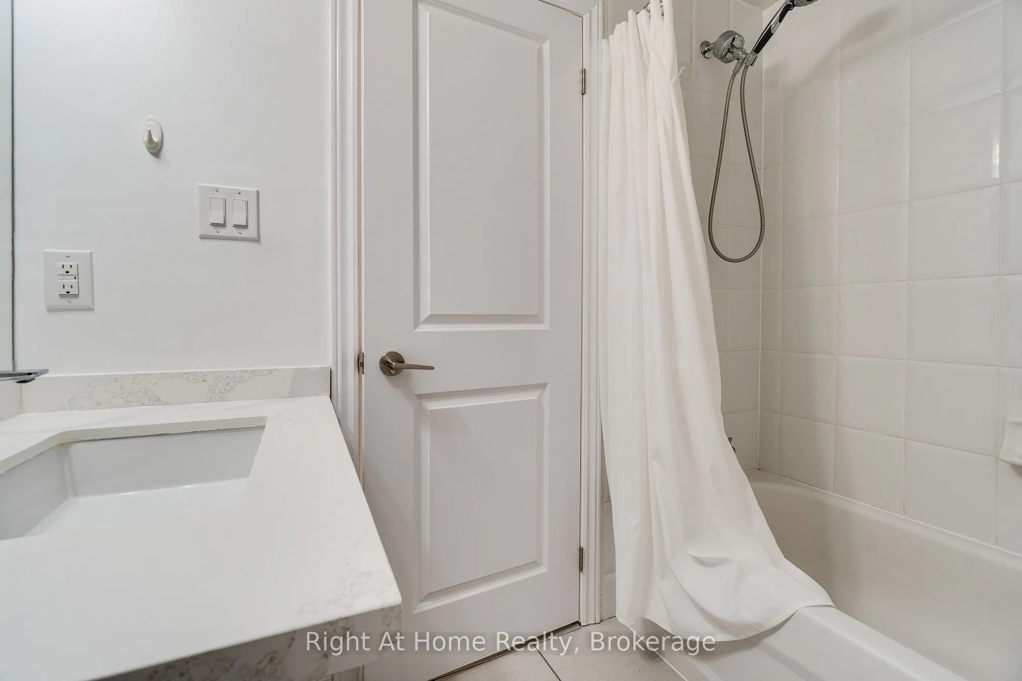 263 Georgian Drive S, #309