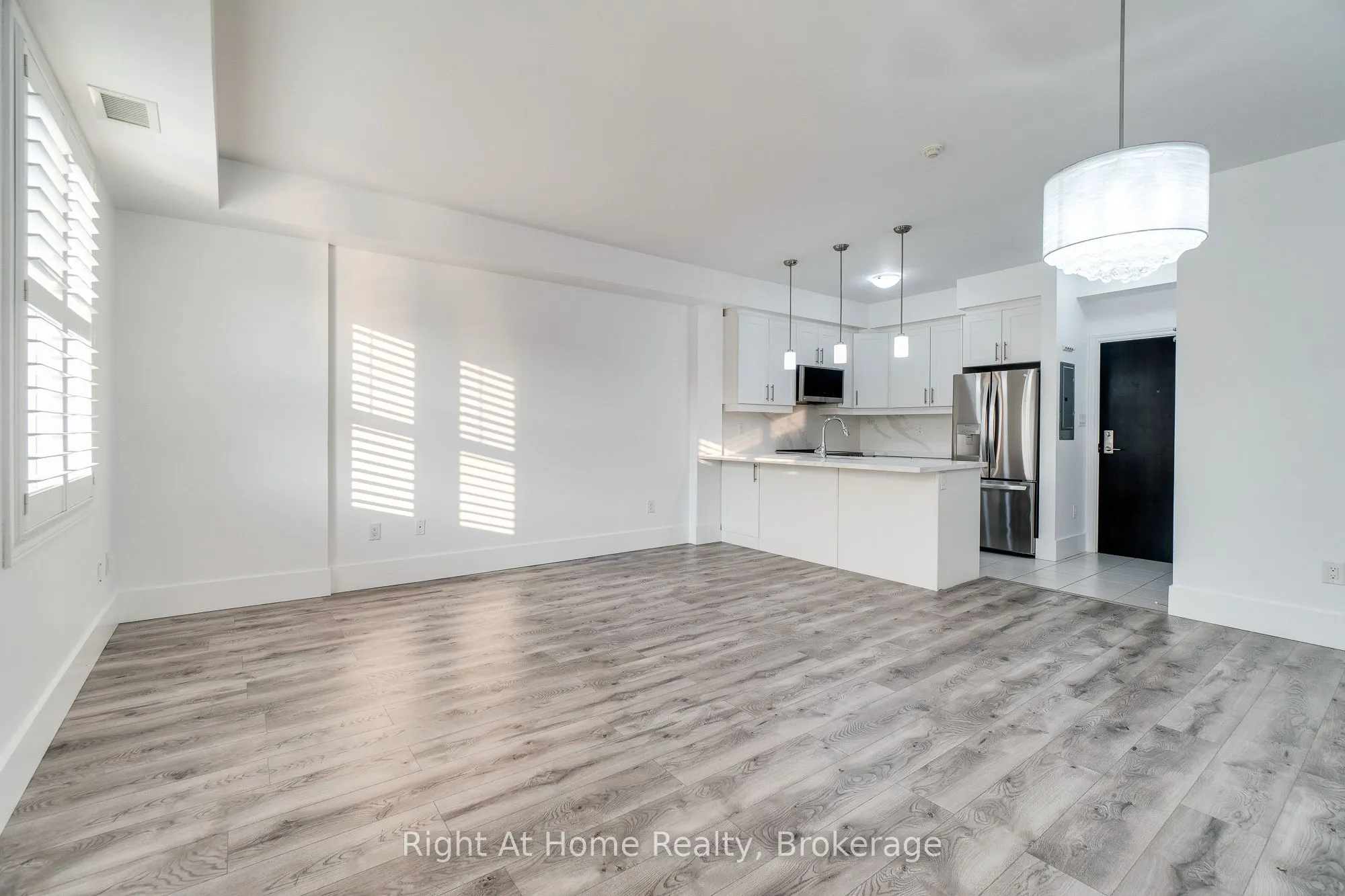 263 Georgian Drive S, #309