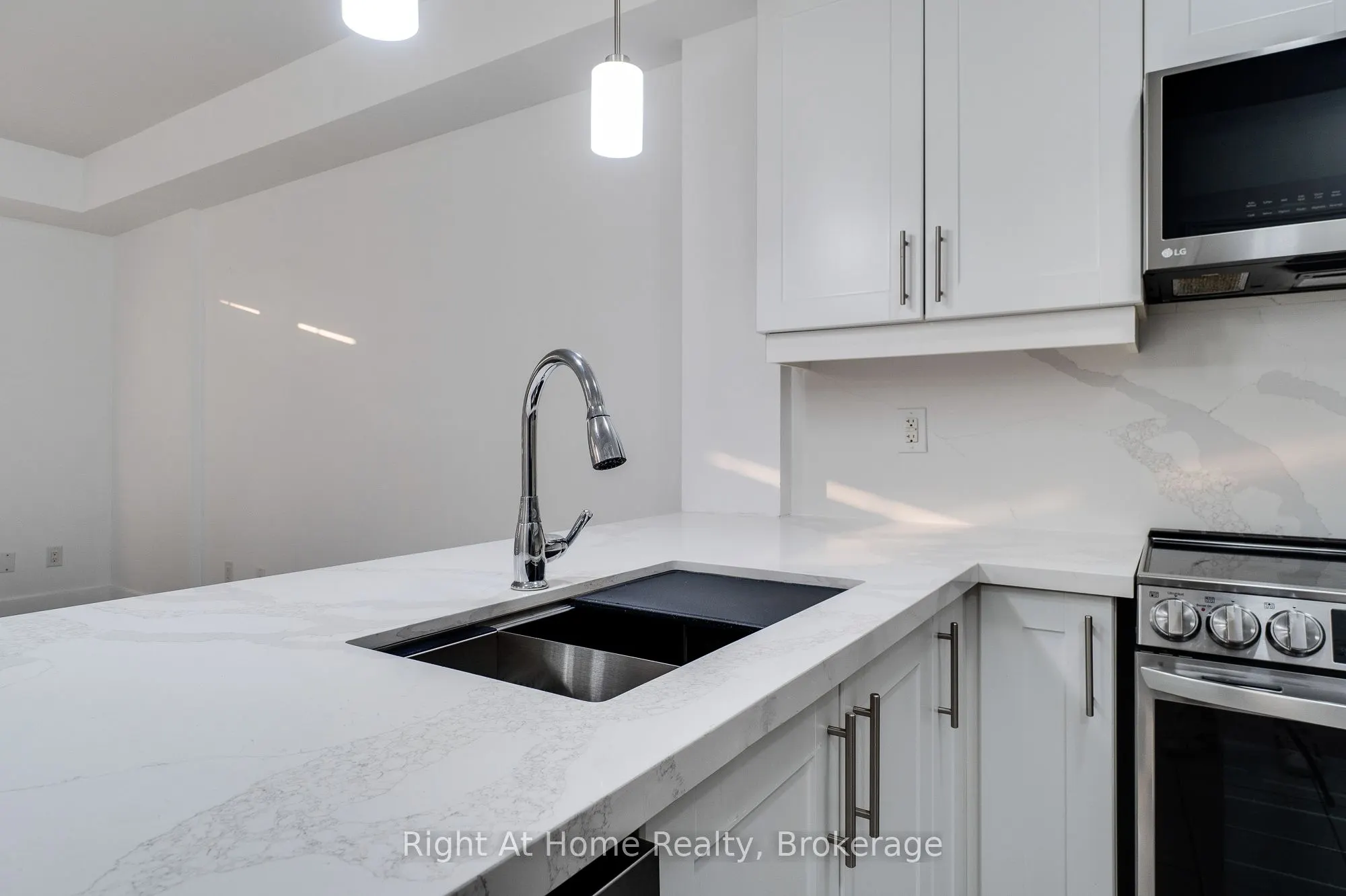 263 Georgian Drive S, #309