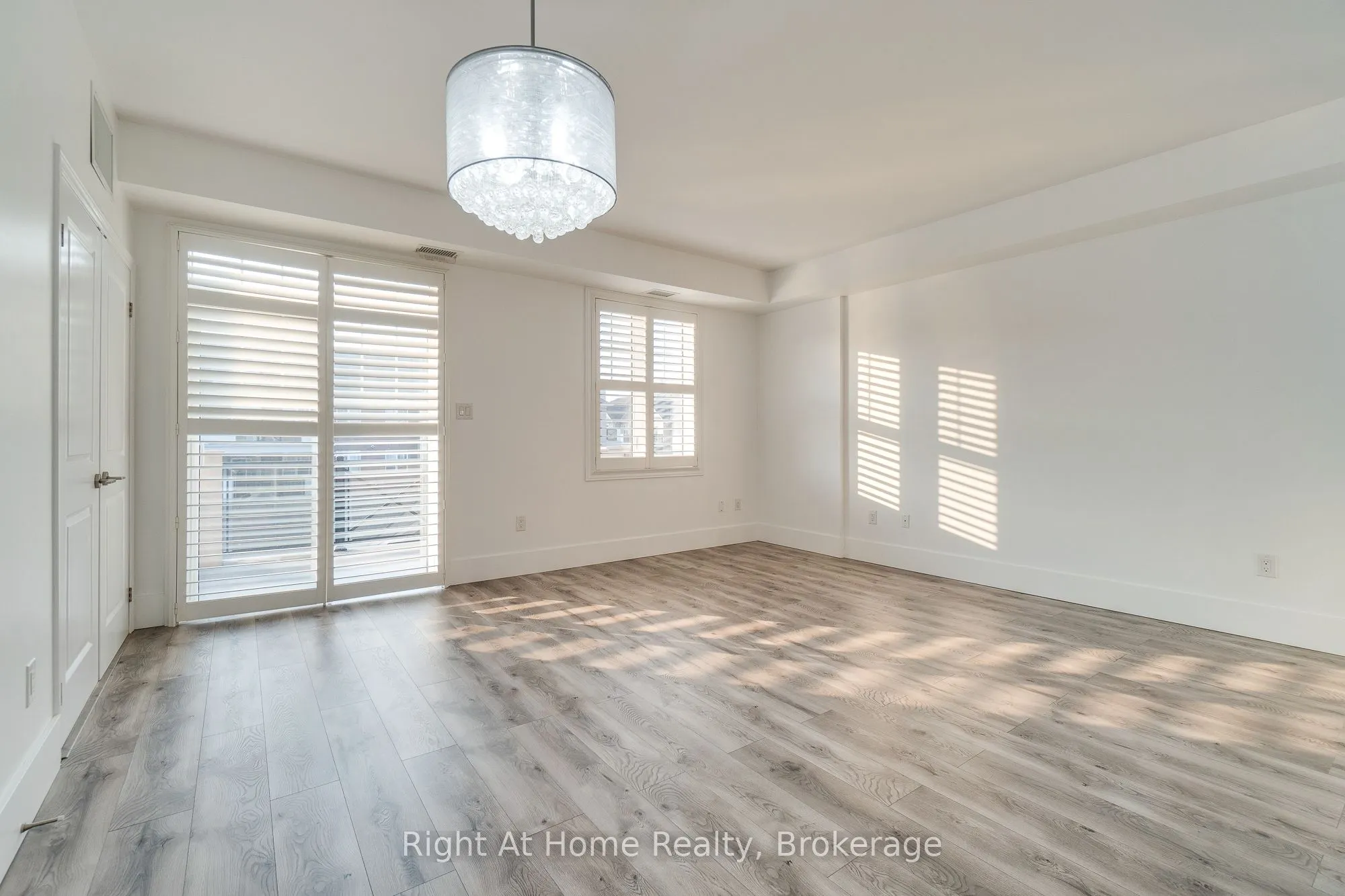 263 Georgian Drive S, #309