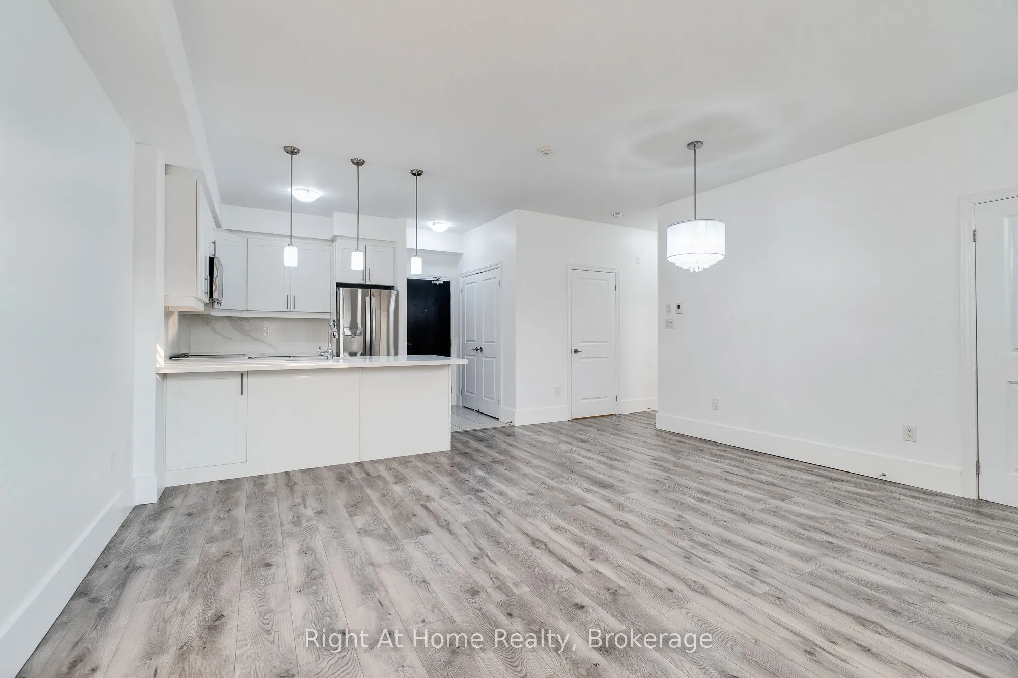 263 Georgian Drive S, #309