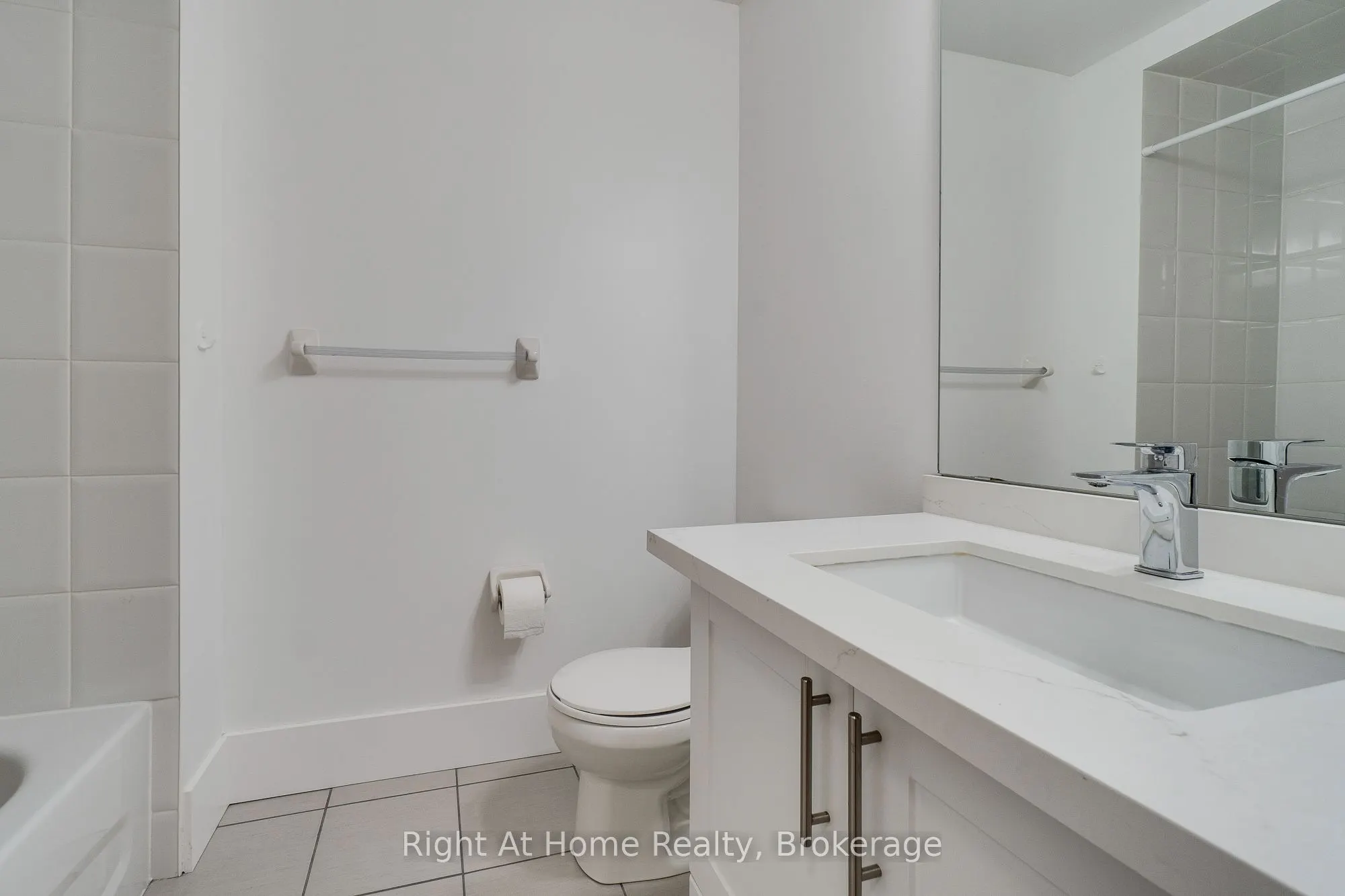263 Georgian Drive S, #309