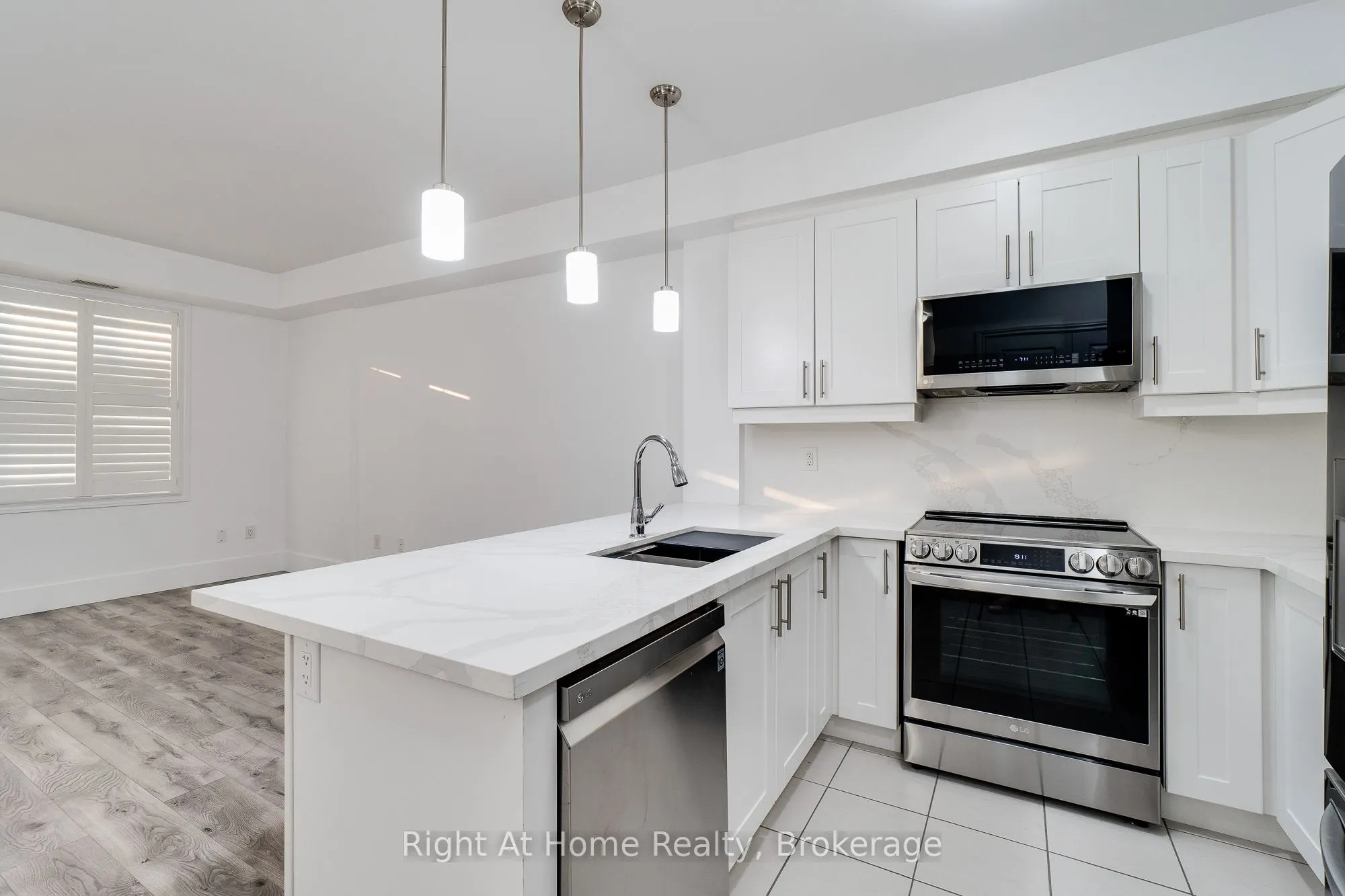 263 Georgian Drive S, #309