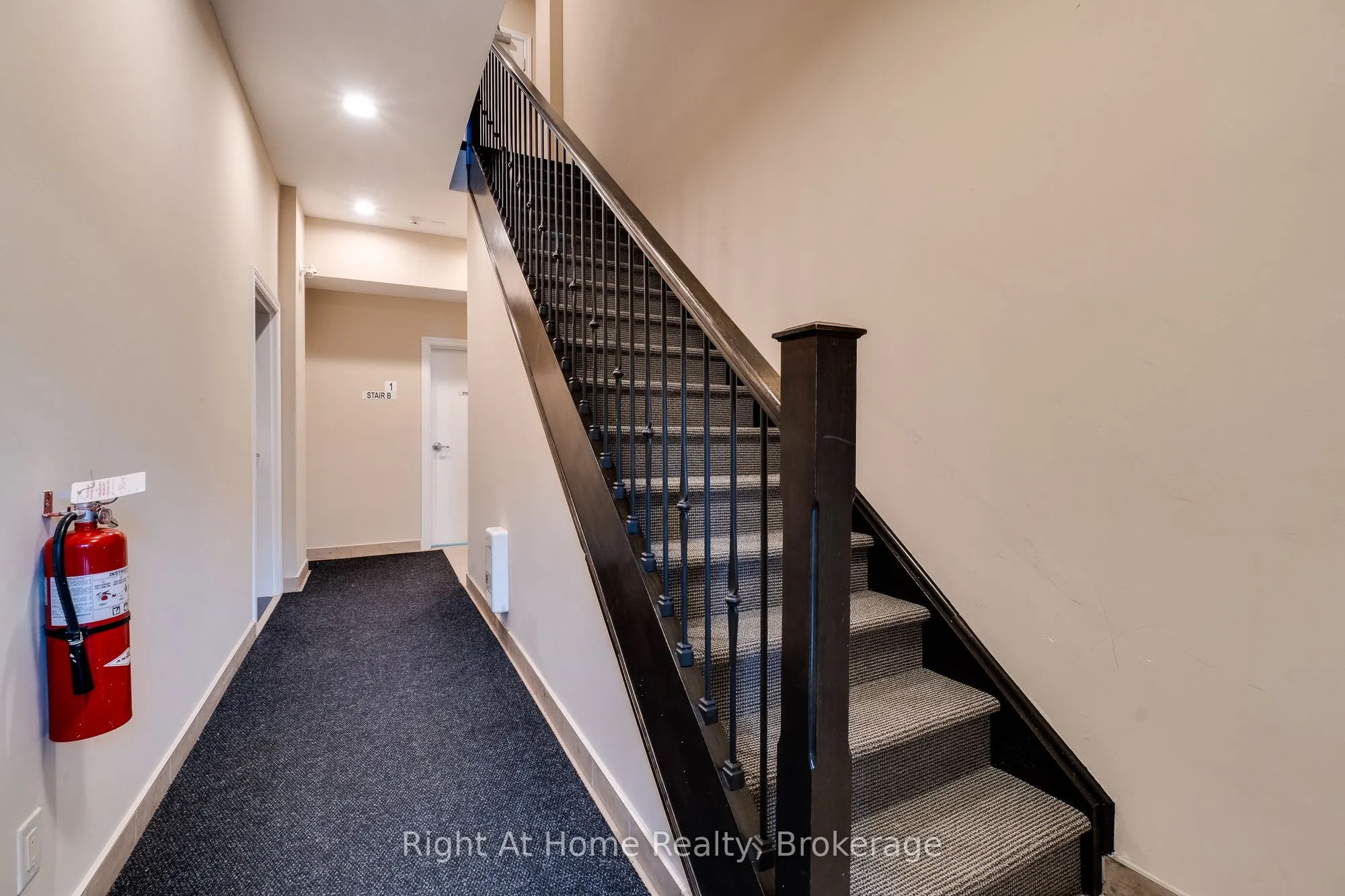 263 Georgian Drive S, #309