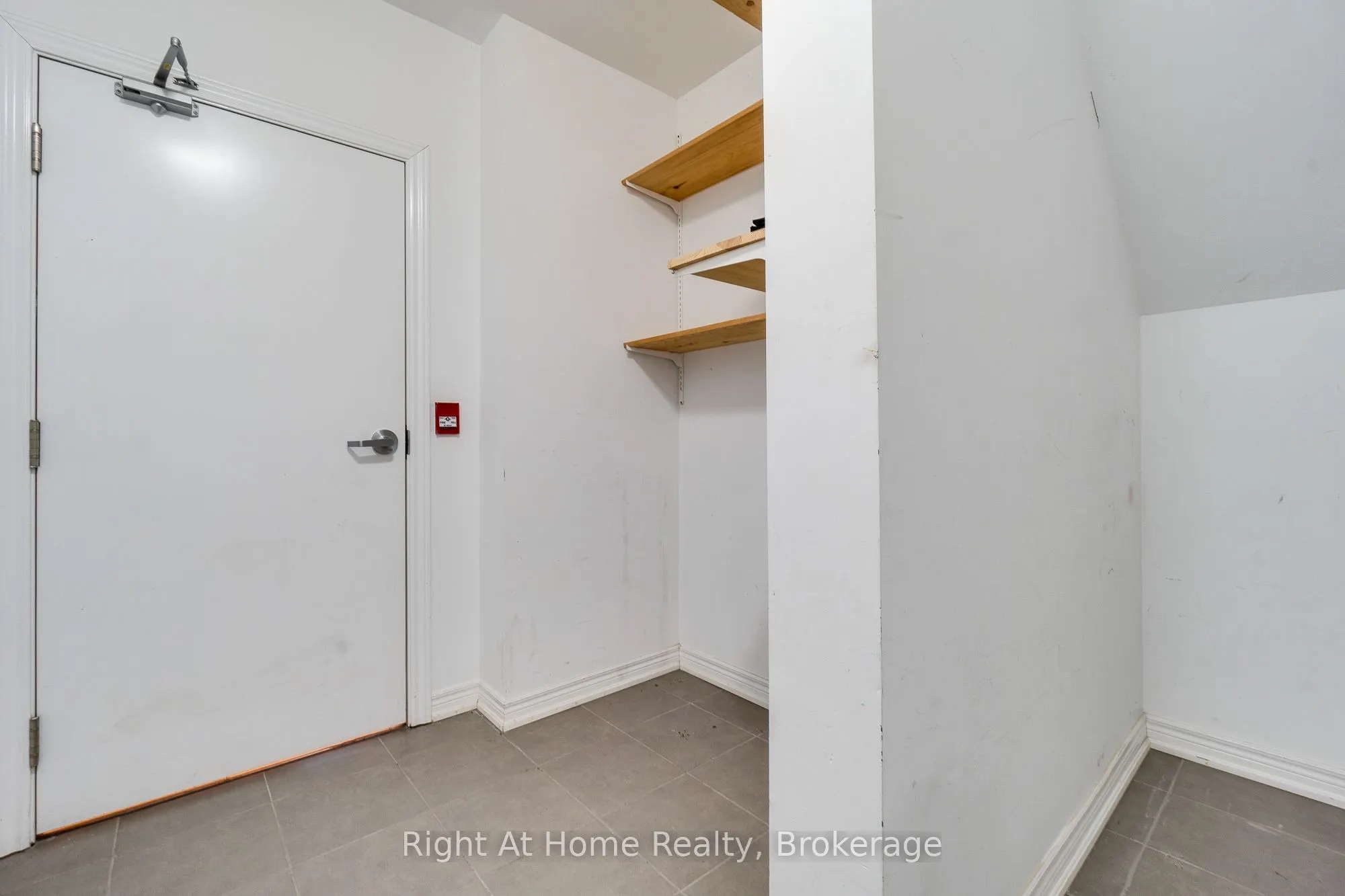263 Georgian Drive S, #309