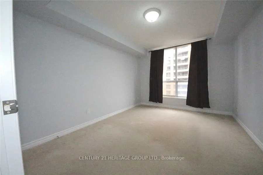 5229 Dundas Street W, #1501