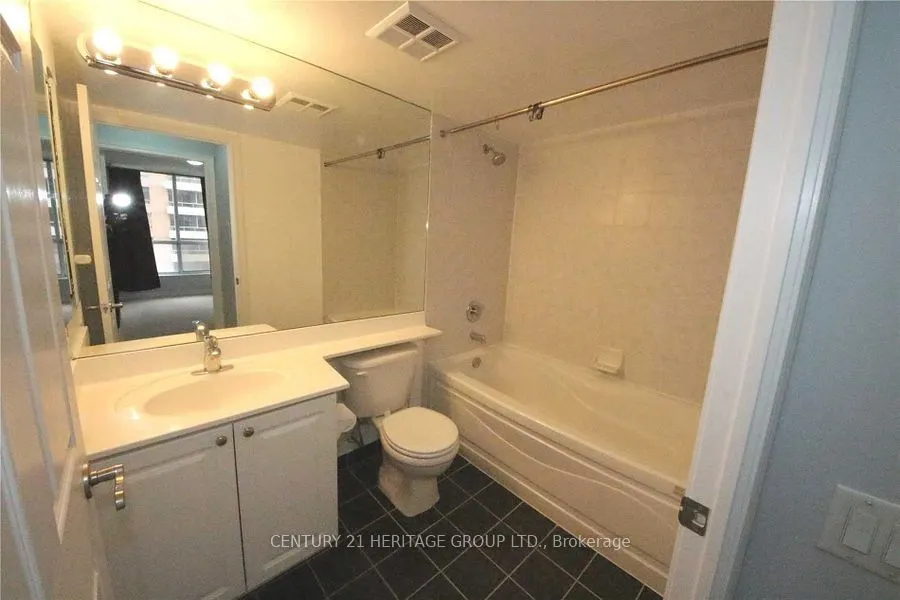 5229 Dundas Street W, #1501