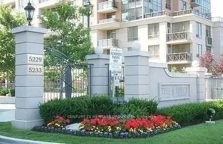 5229 Dundas Street W, #1501