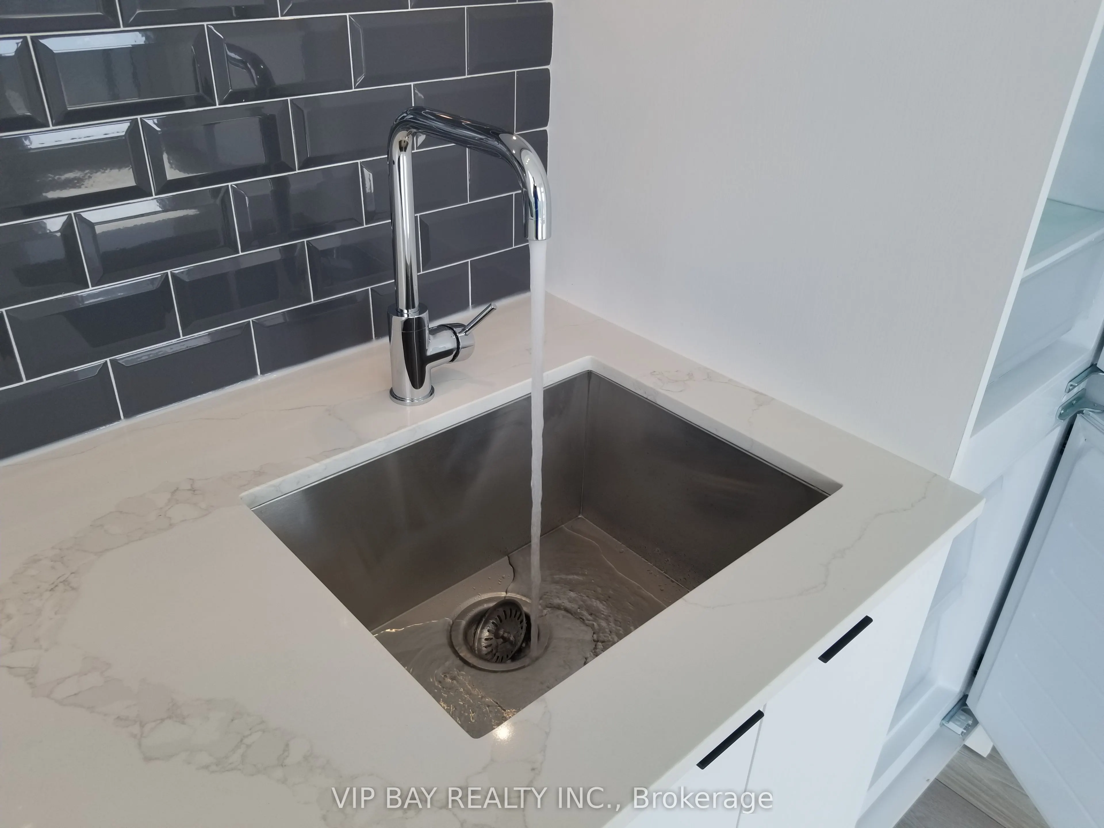 285 Dufferin Street, #1220