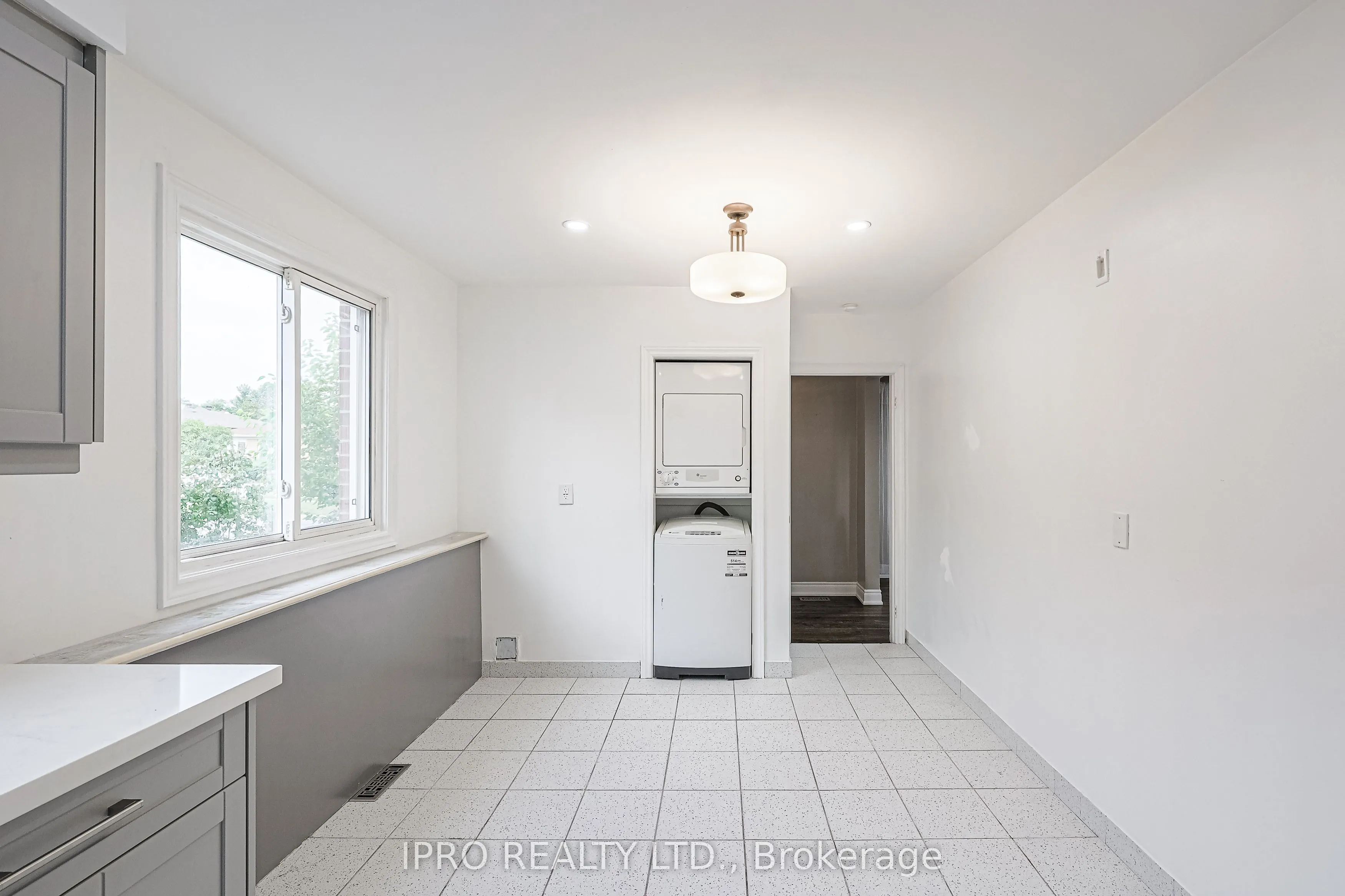 52 Dellbrook Crescent